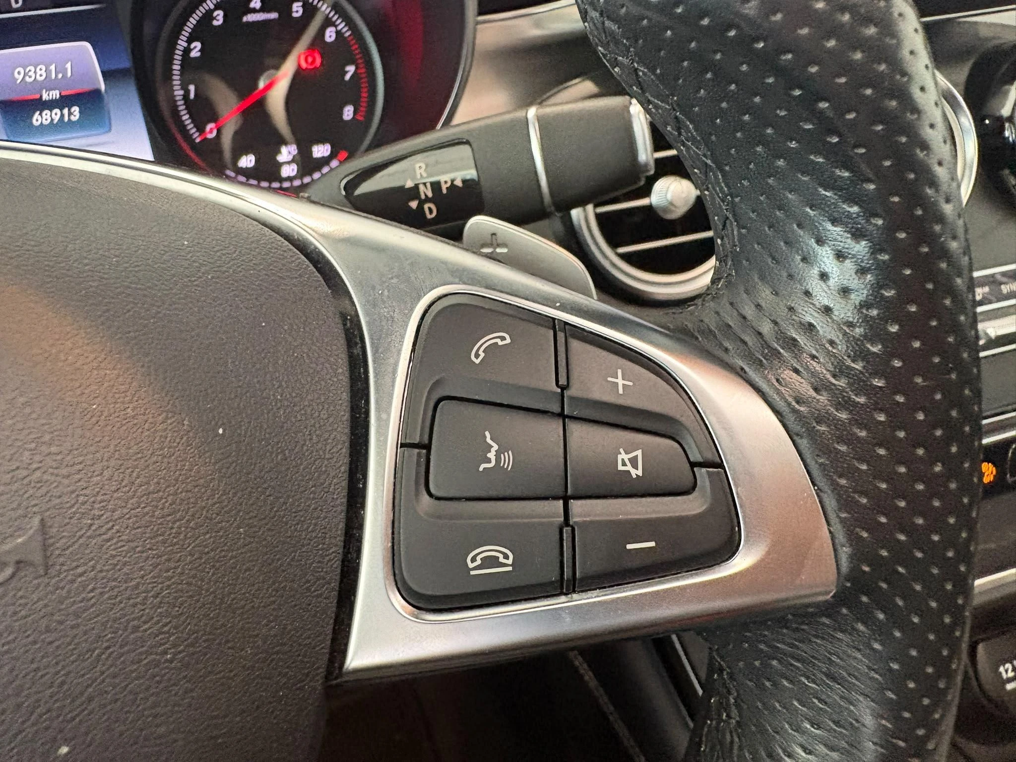 Mercedes-Benz-GLC-image-18