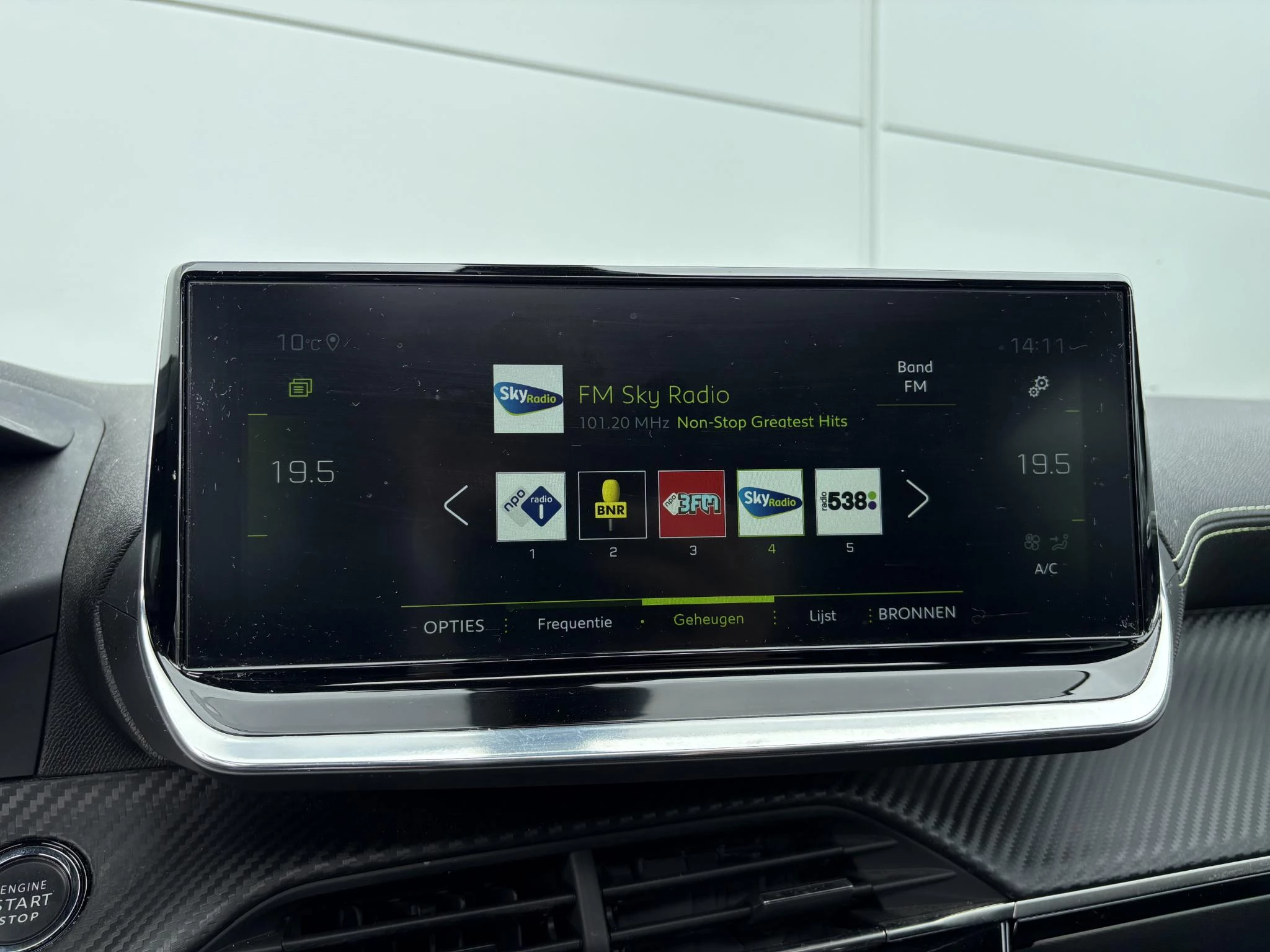 Peugeot-2008-image-18