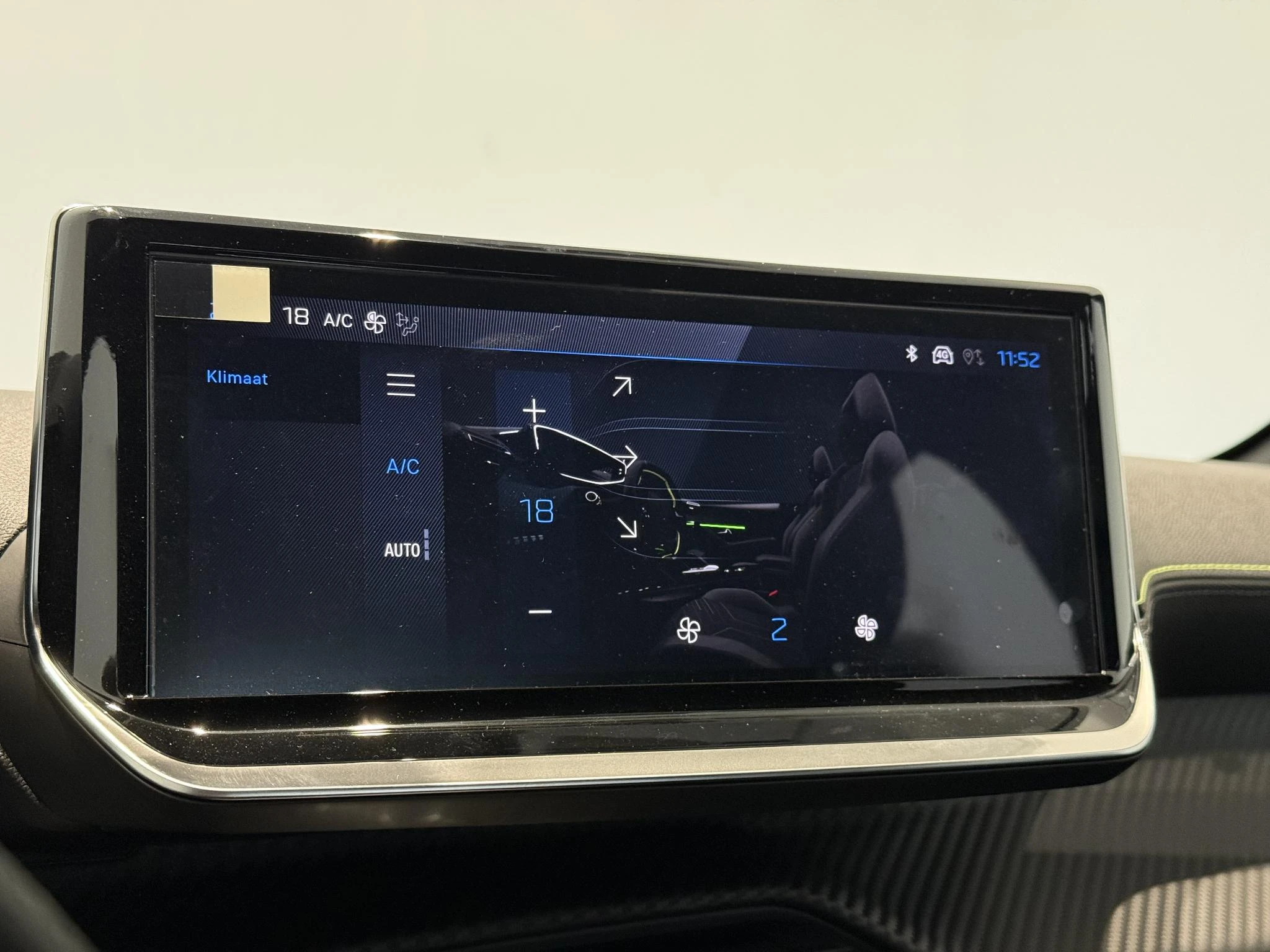 Peugeot-208-image-21