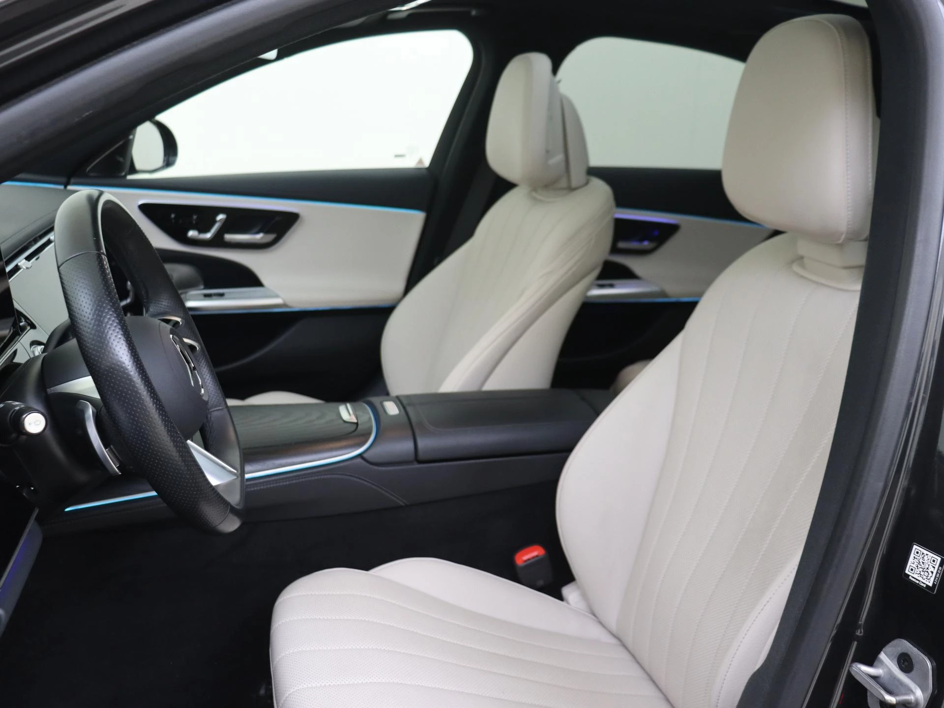 Mercedes-Benz-E-Klasse-image-10