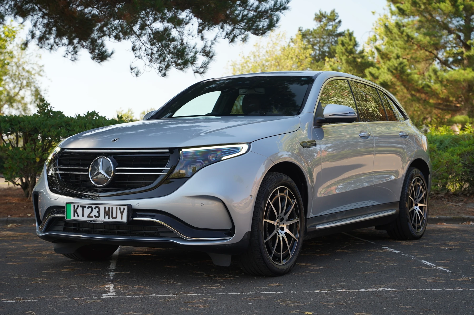 Mercedes-Benz-EQC-image-37