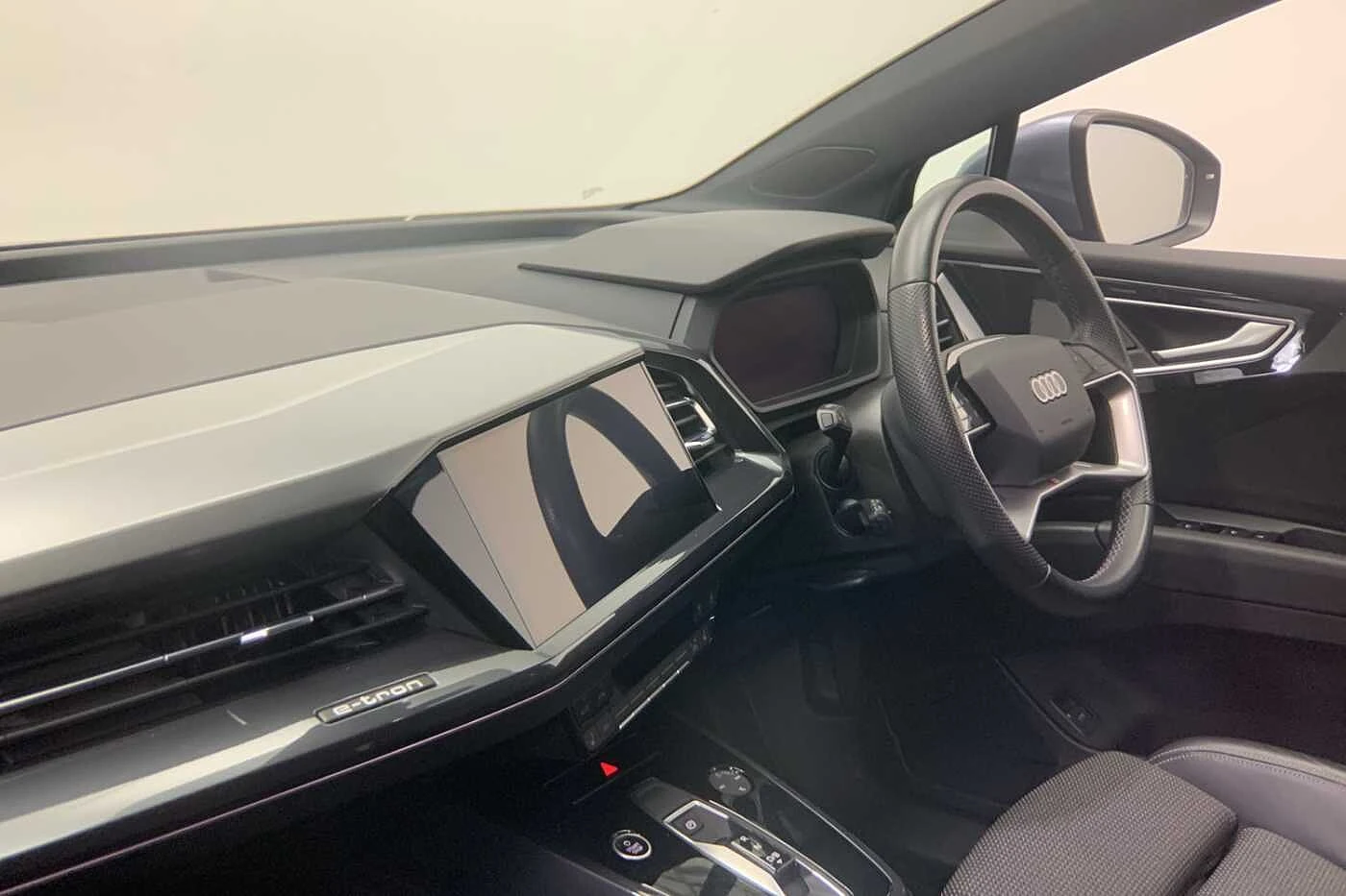 Audi-Q4 e-tron-image-14
