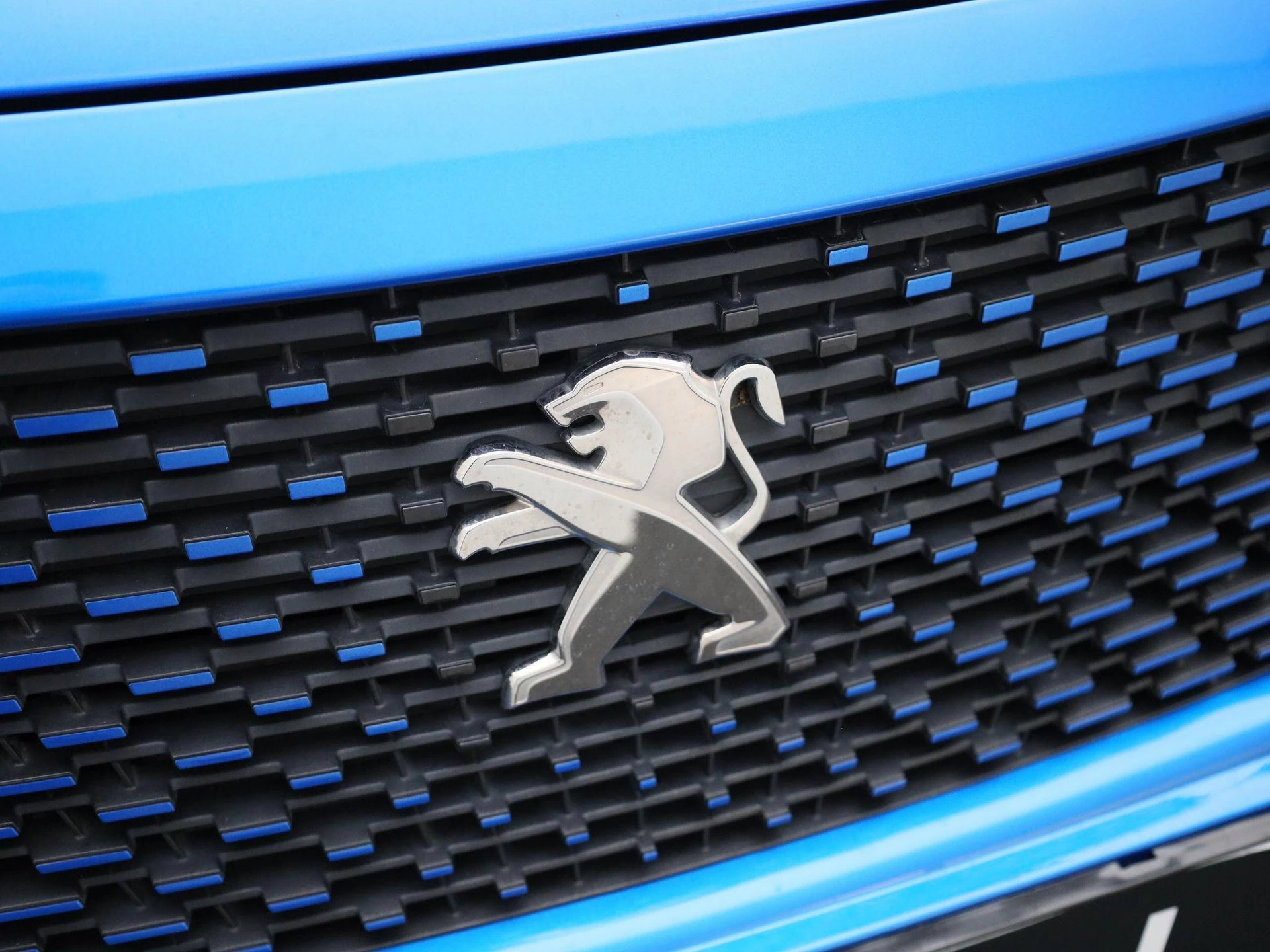 Peugeot-e-2008-image-36