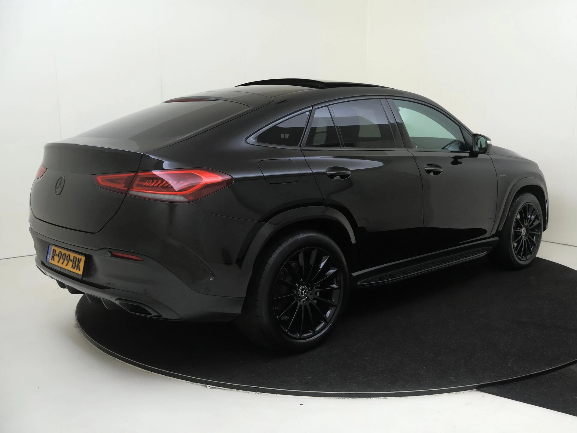 Mercedes-Benz-GLE-image-3