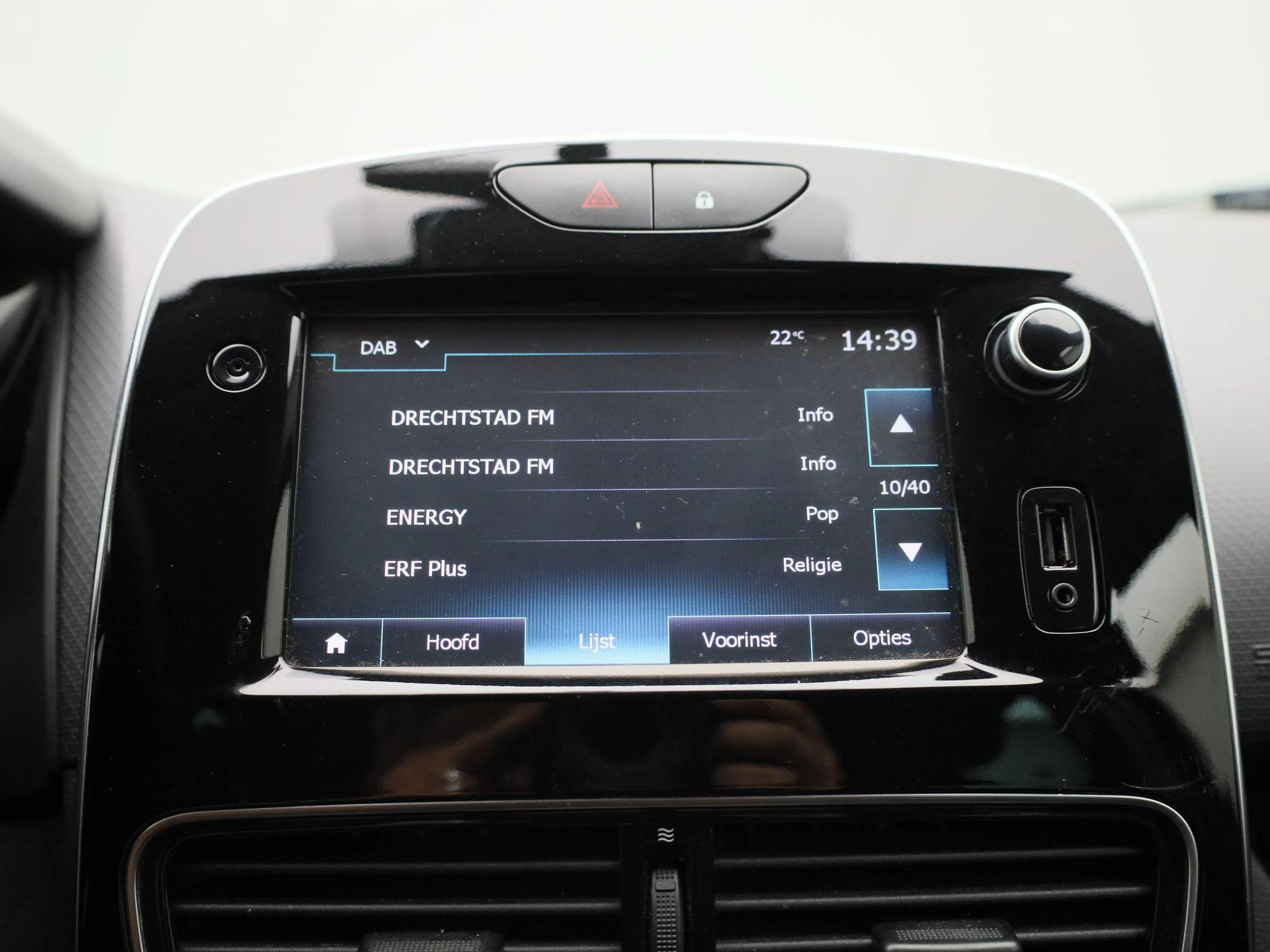 Renault-Clio-image-21