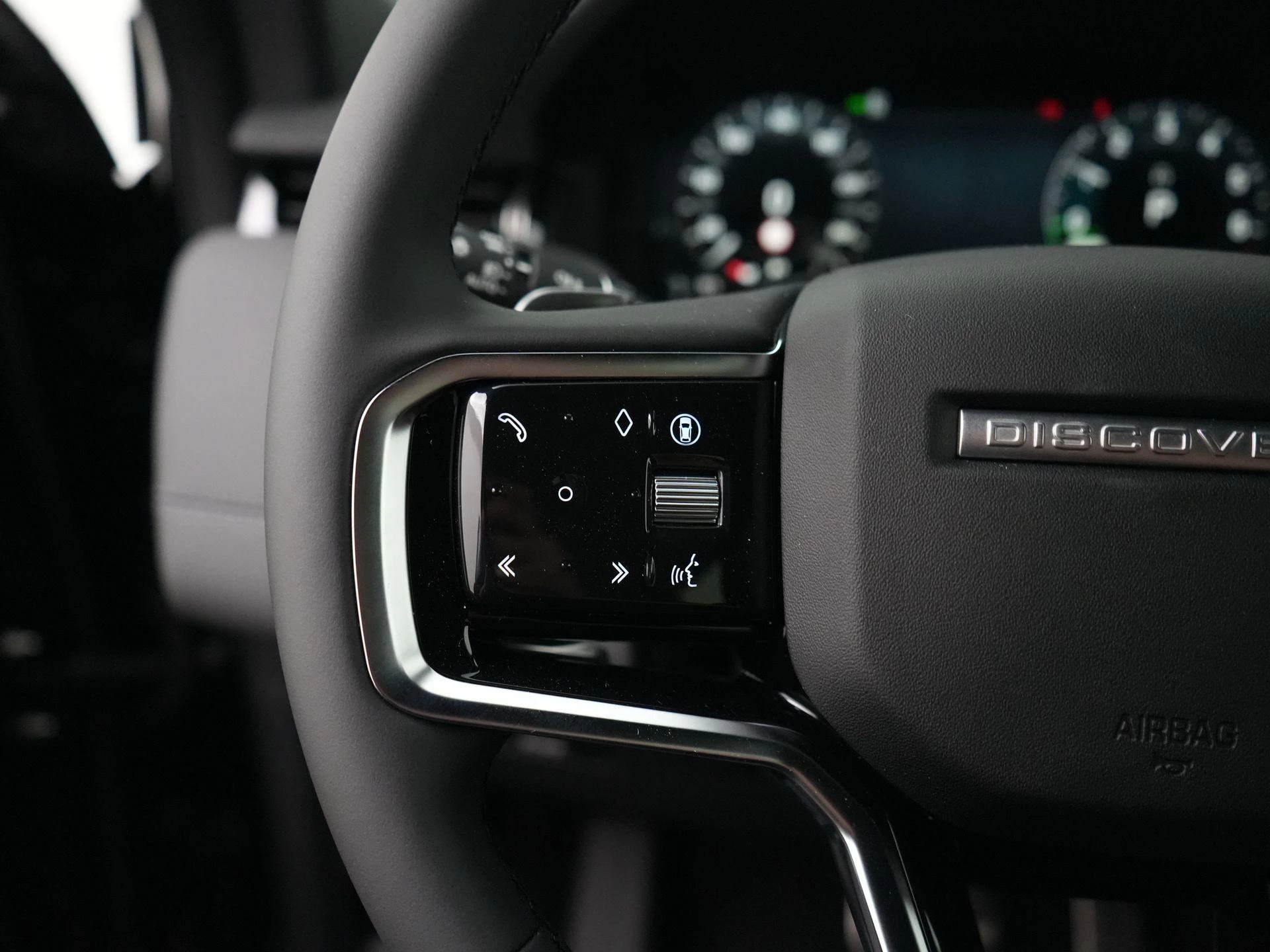Land Rover-Discovery Sport-image-14