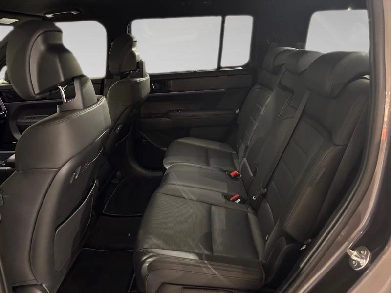 Hyundai-Santa Fe-image-16