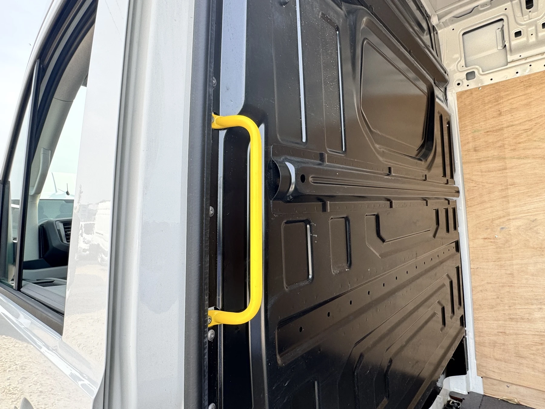 Volkswagen-Crafter-image-12