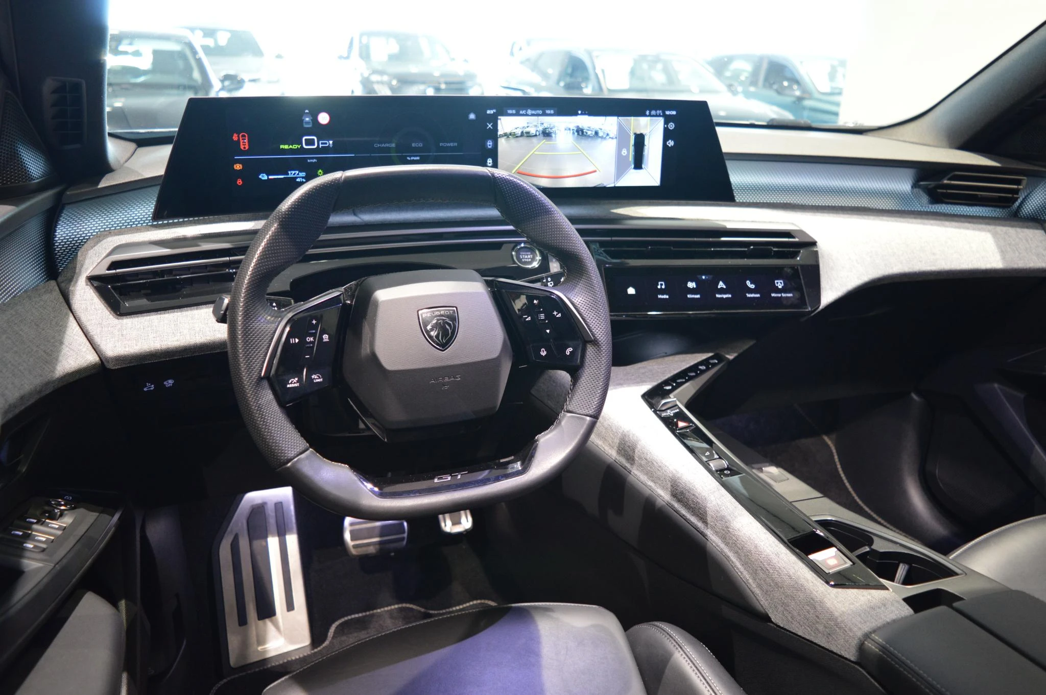 Peugeot-e-5008-image-8