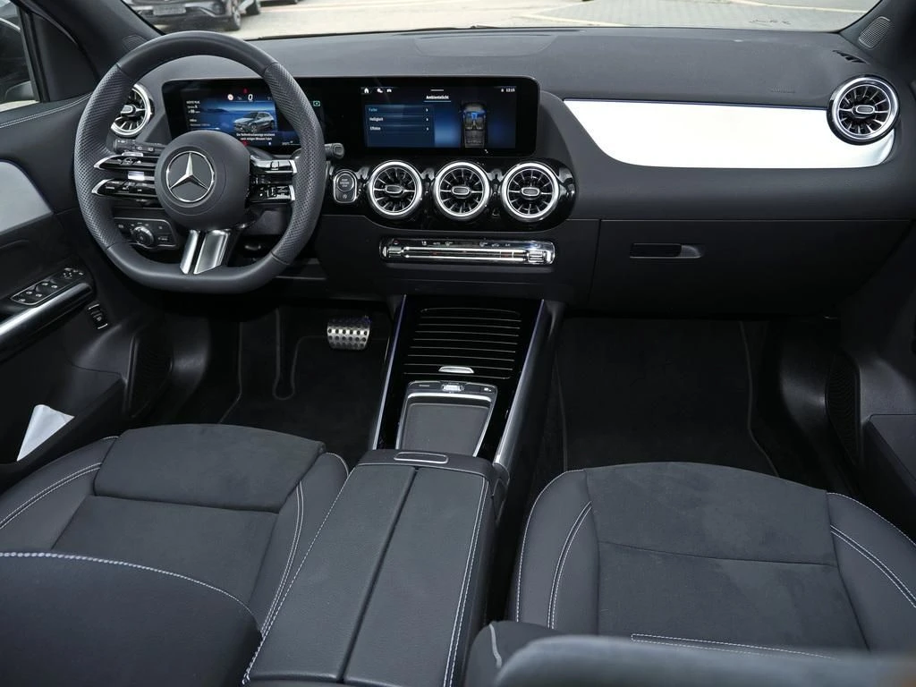 Mercedes-Benz-GLA 200 d-image-12