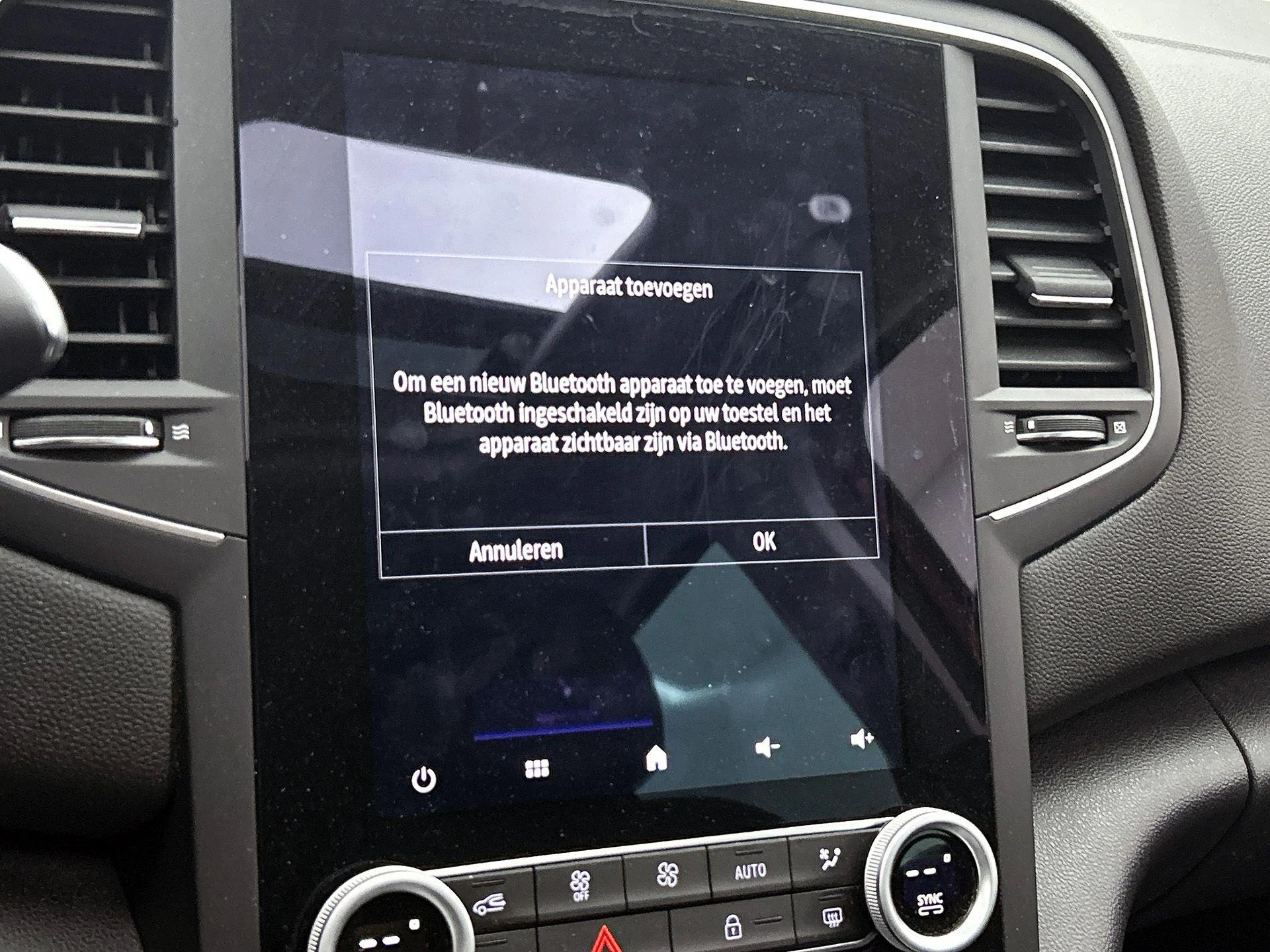 Renault-Megane E-Tech-image-16