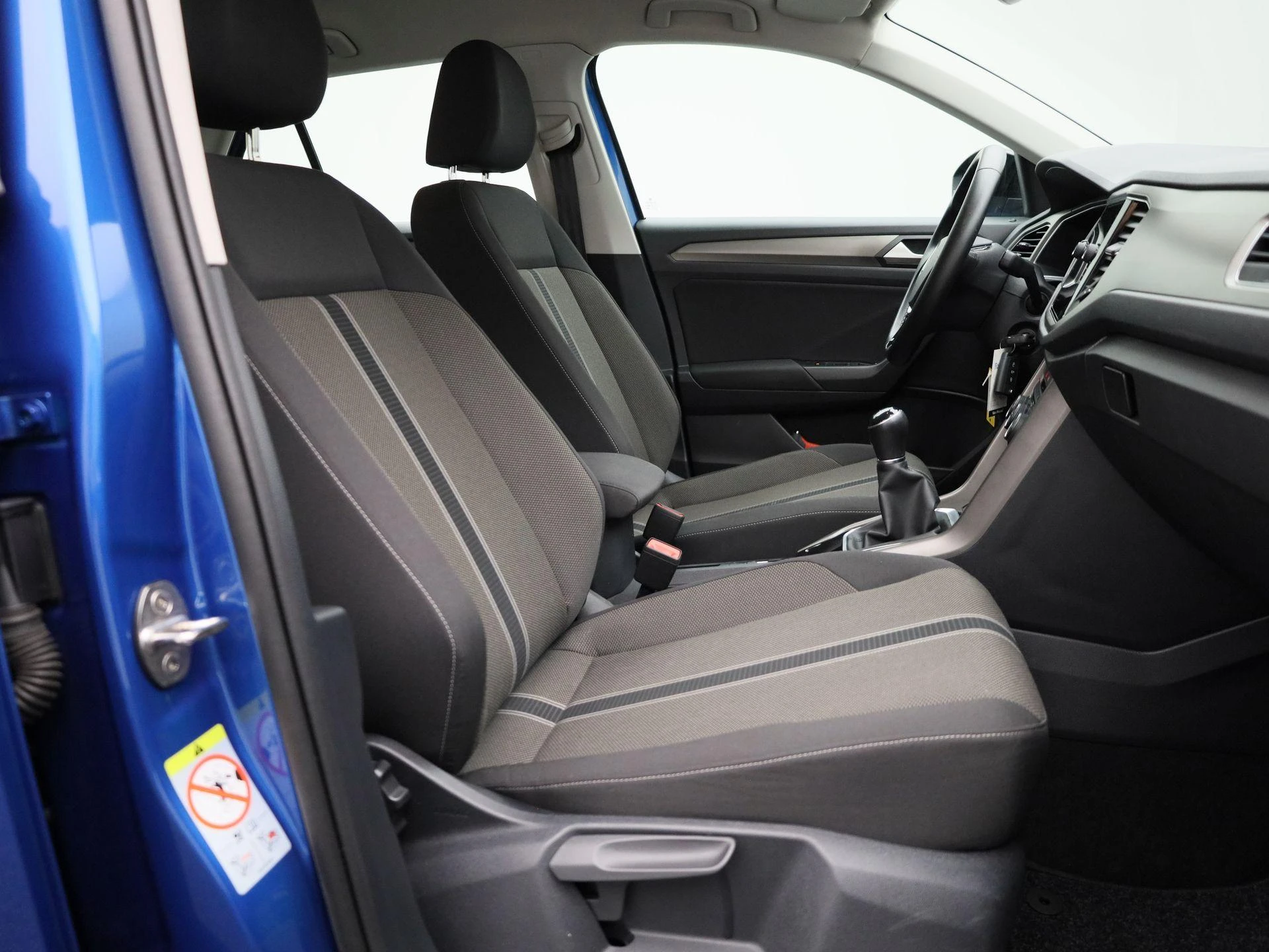 Volkswagen-T-Roc-image-33