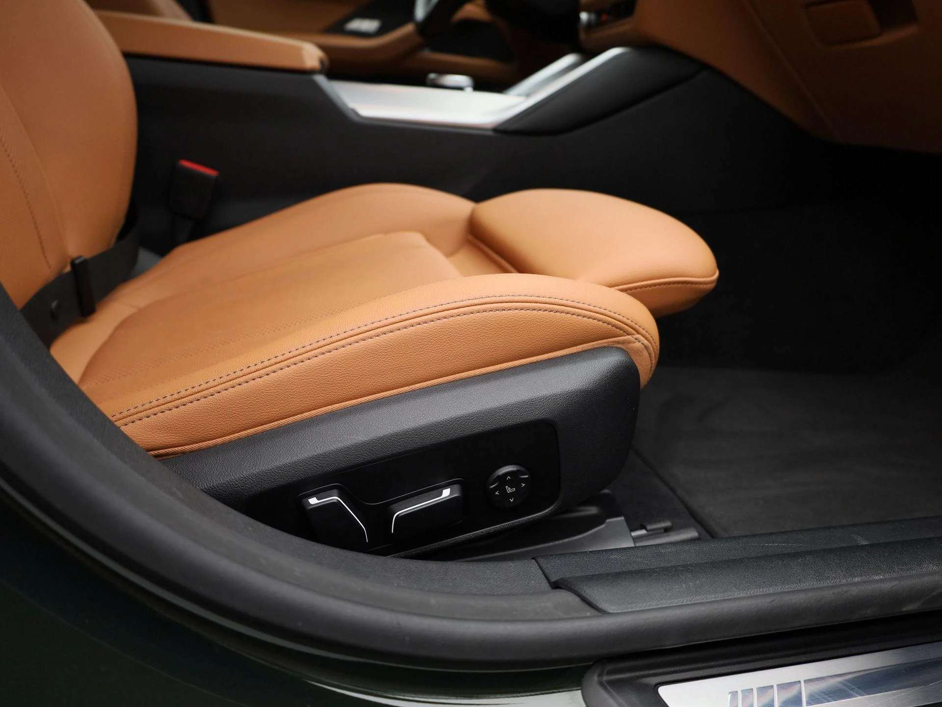 BMW-i4-image-45