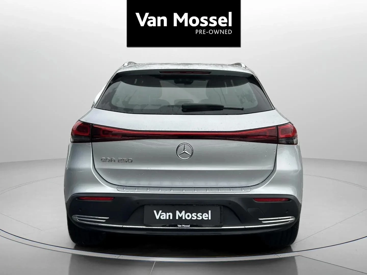 Mercedes-Benz-EQA-image-5