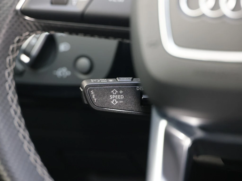 Audi A4 Avant 45 TFSI quattro S line