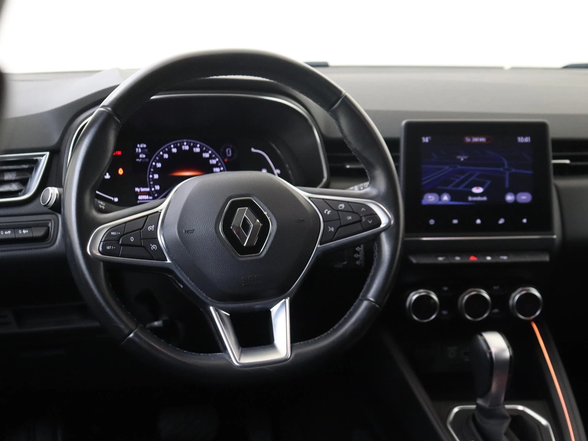 Renault-Clio-image-9