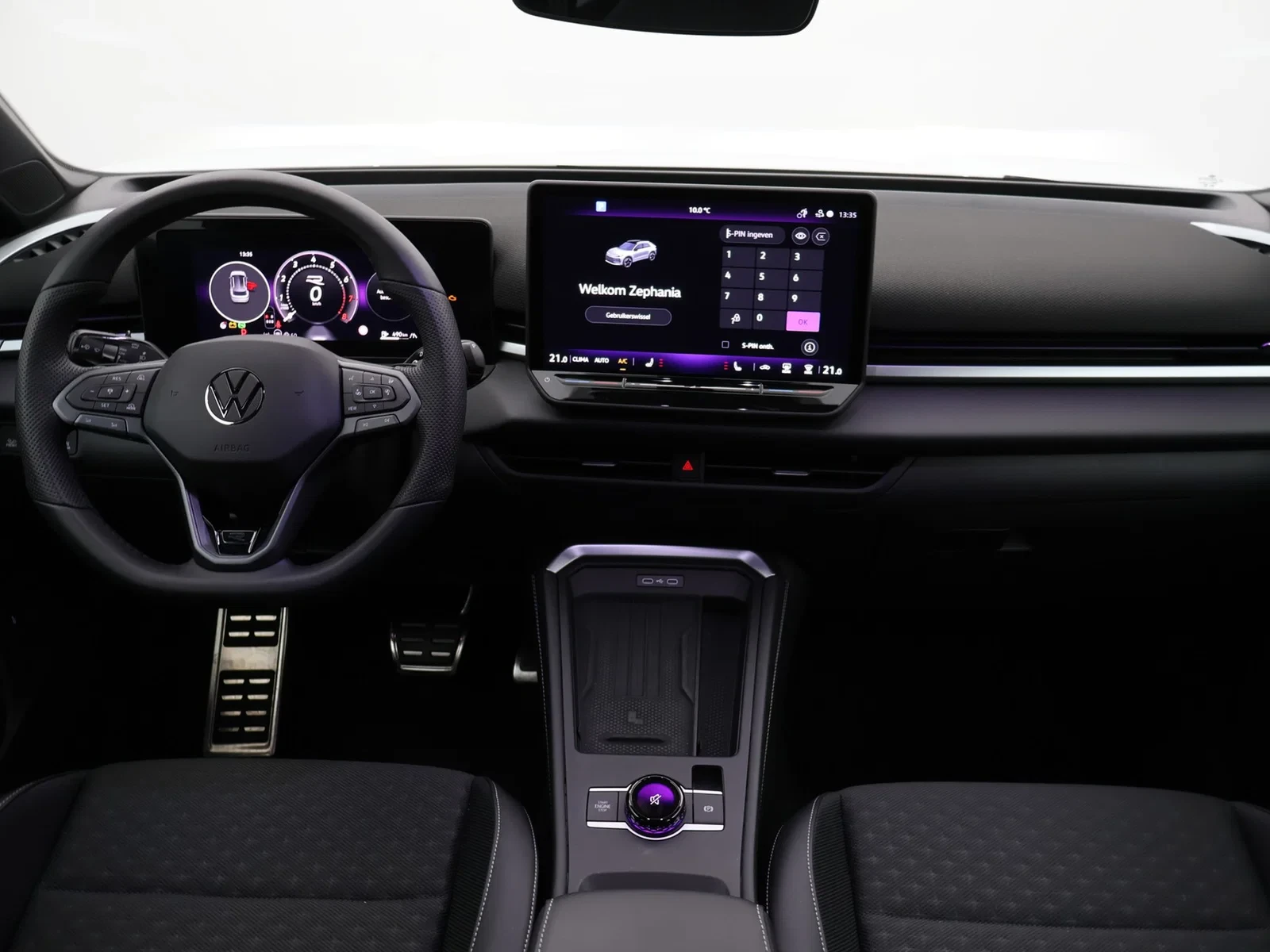 Volkswagen-T-Roc-image-11