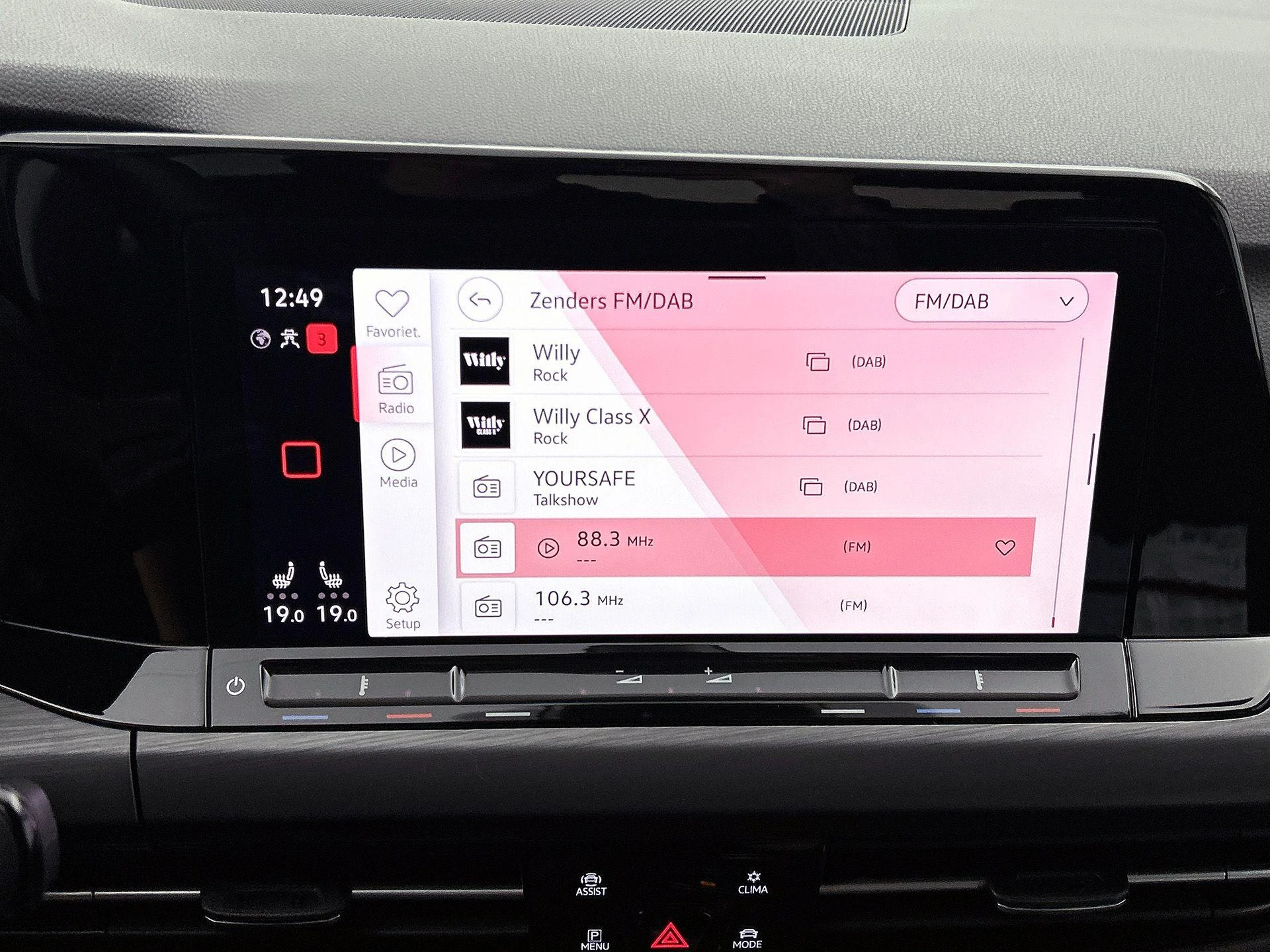 Volkswagen-Golf-image-5