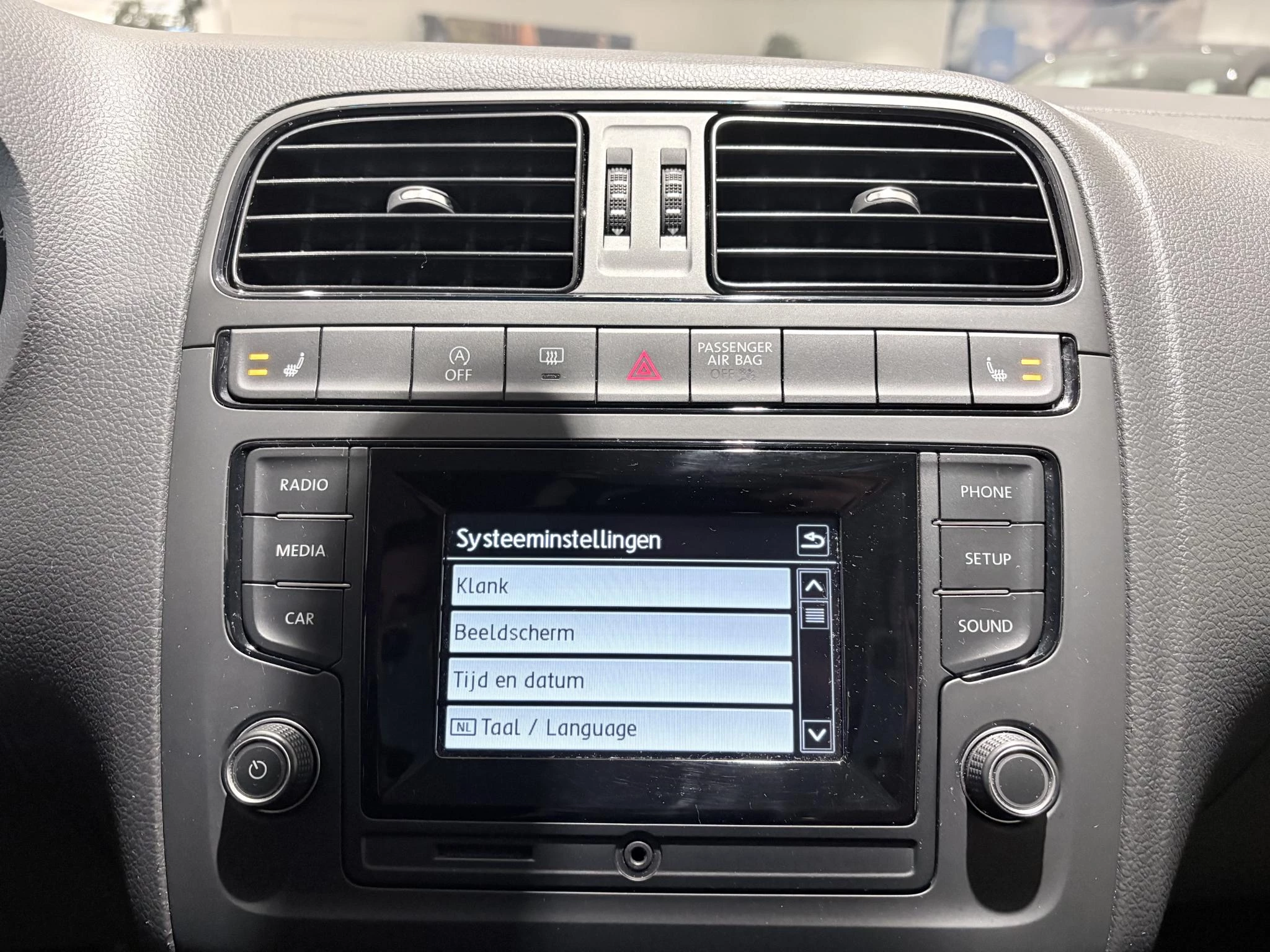 Volkswagen-Polo-image-20