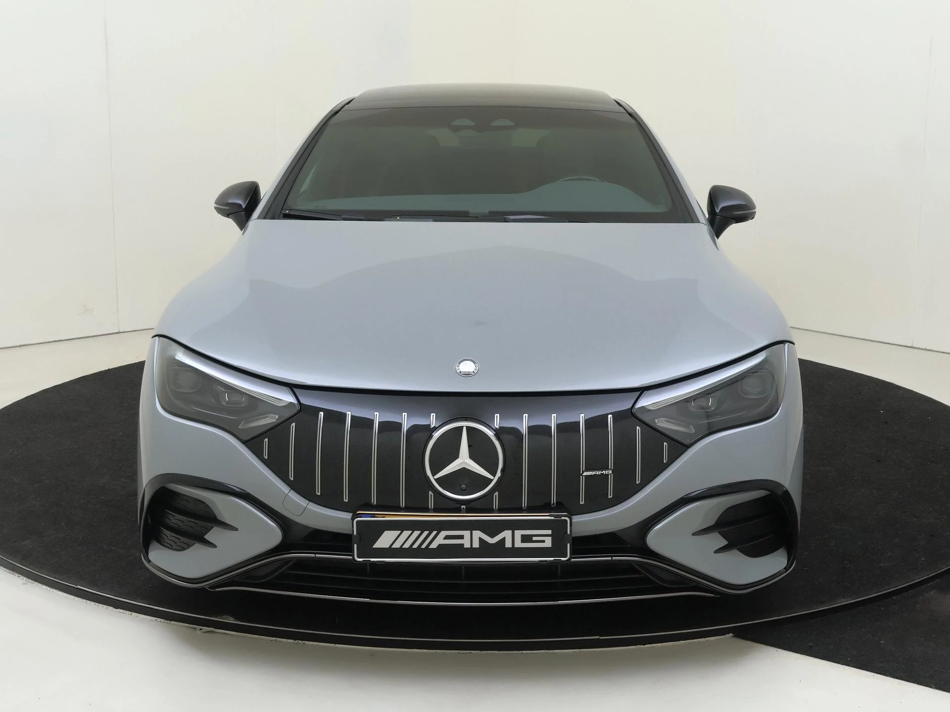 Mercedes-Benz-EQE-image-5