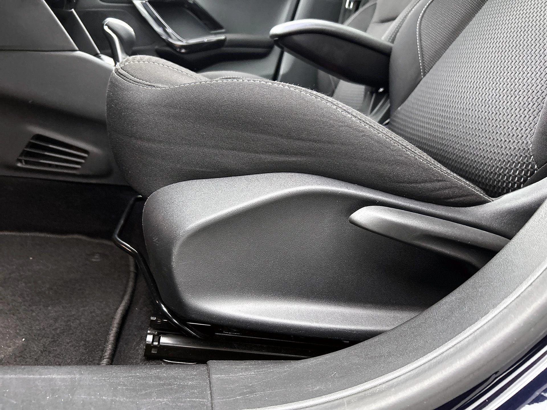 Peugeot-208-image-24