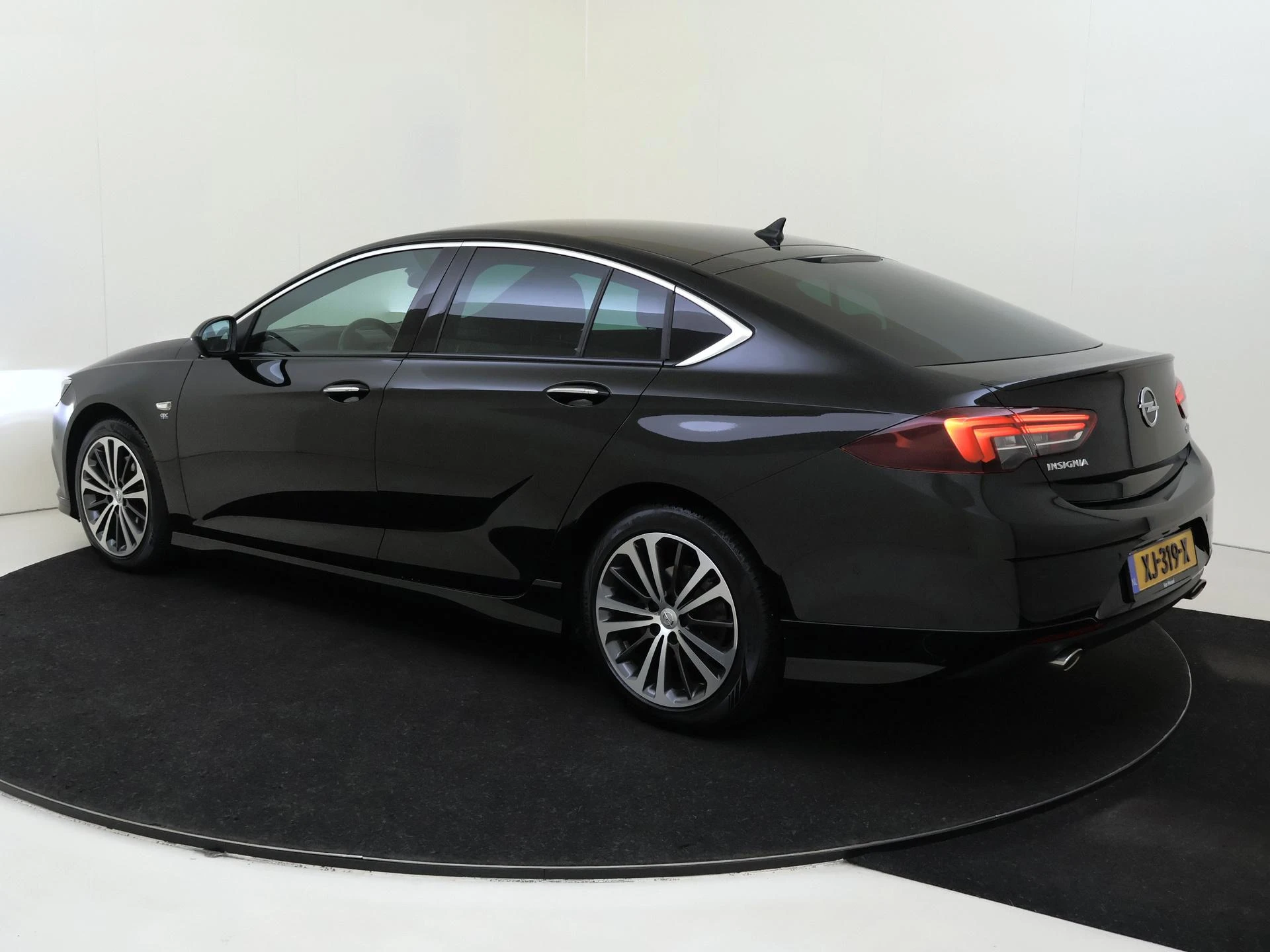 Opel-Insignia-image-2