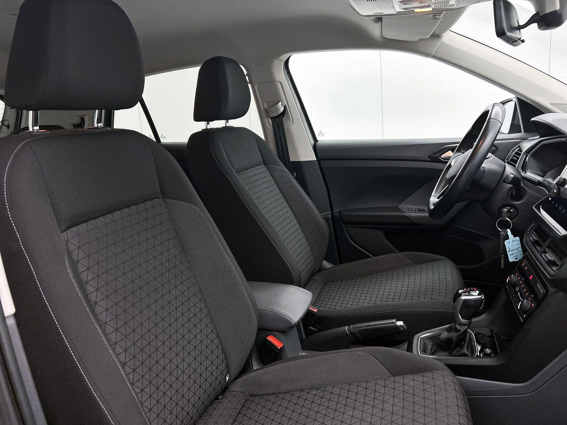 Volkswagen-T-Cross-image-32