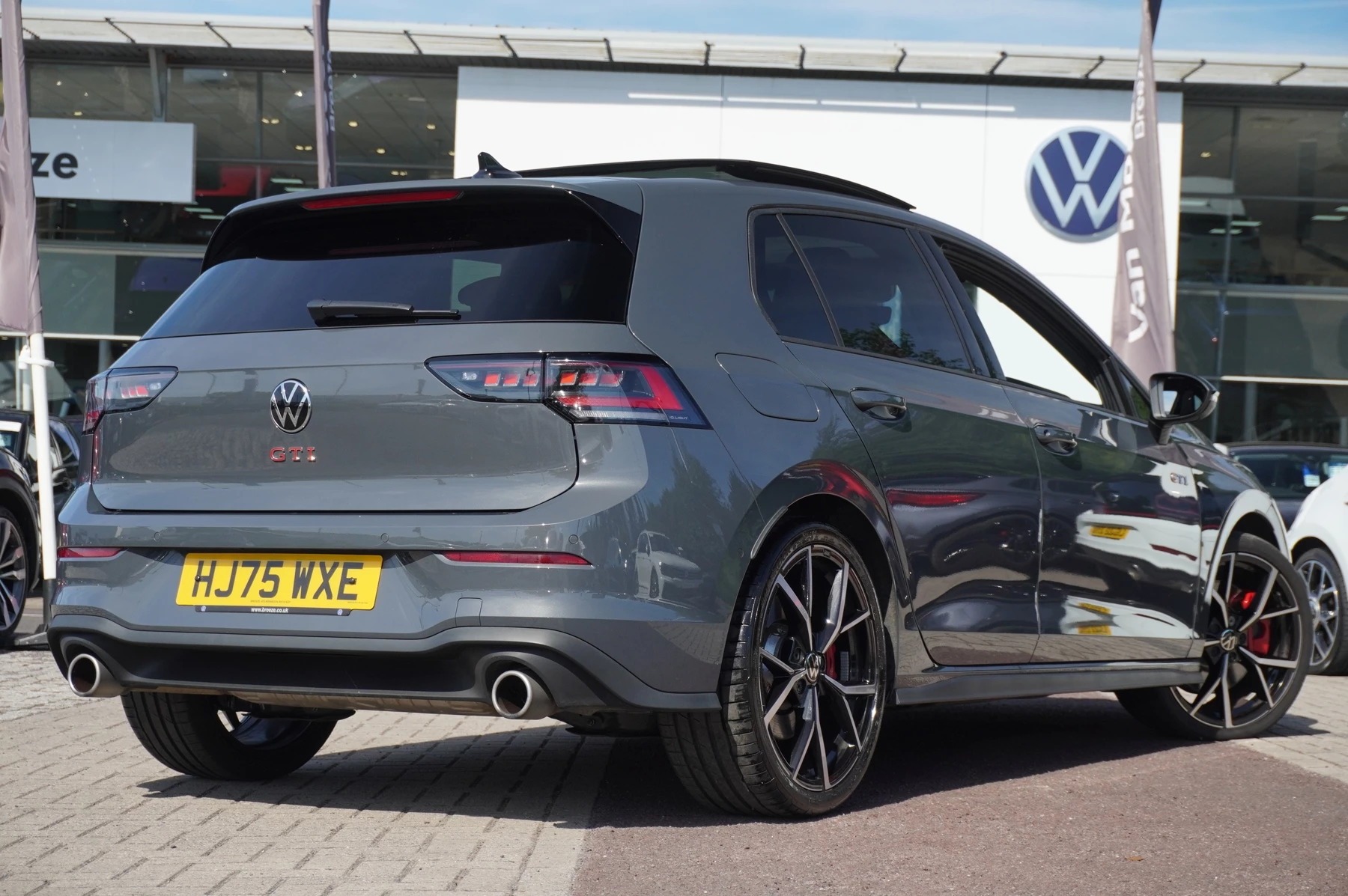 Volkswagen-Golf-image-16