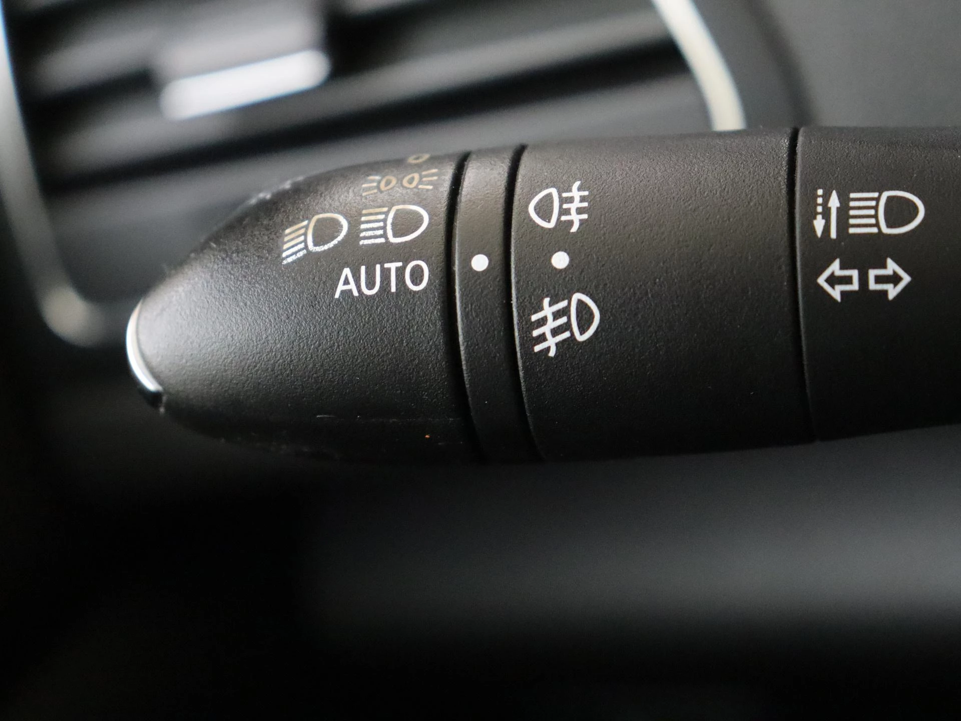 Renault-Mégane Estate-image-22