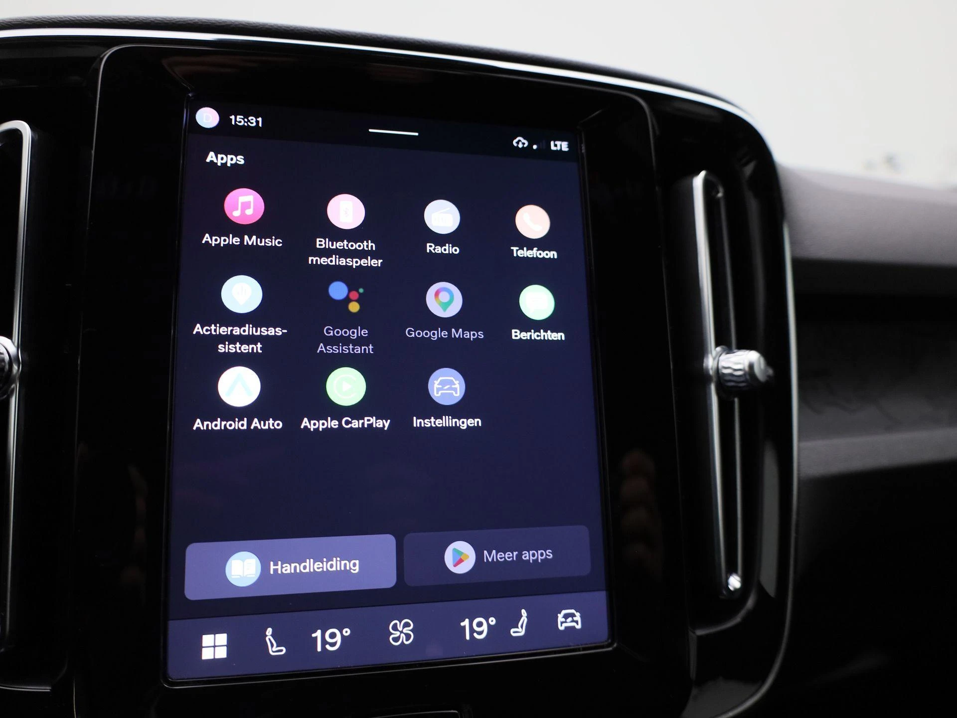 Volvo-XC40-image-17