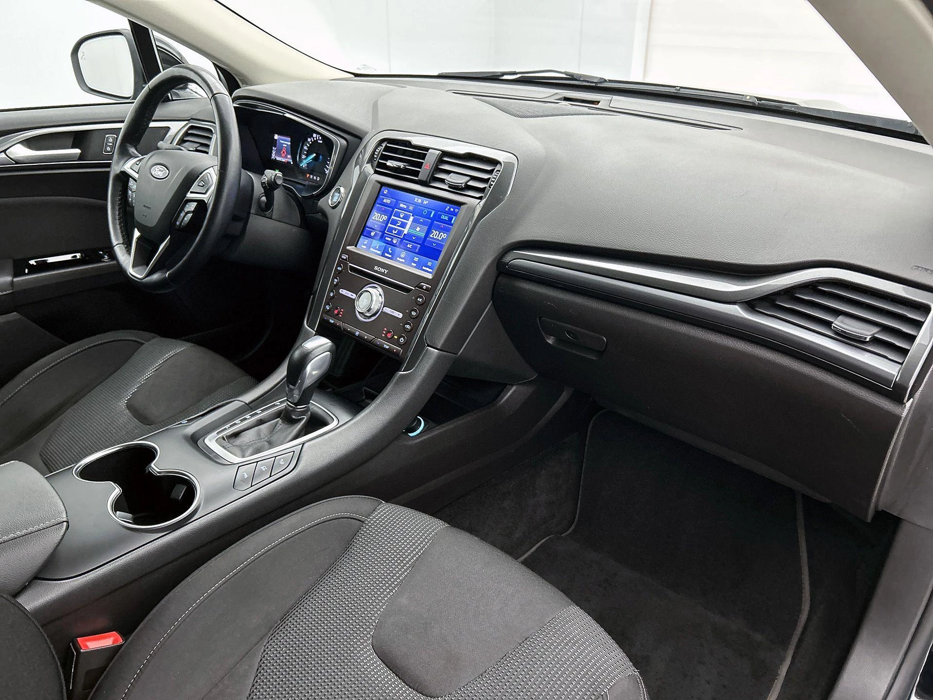 Ford Mondeo Wagon 2.0 IVCT HEV Titanium