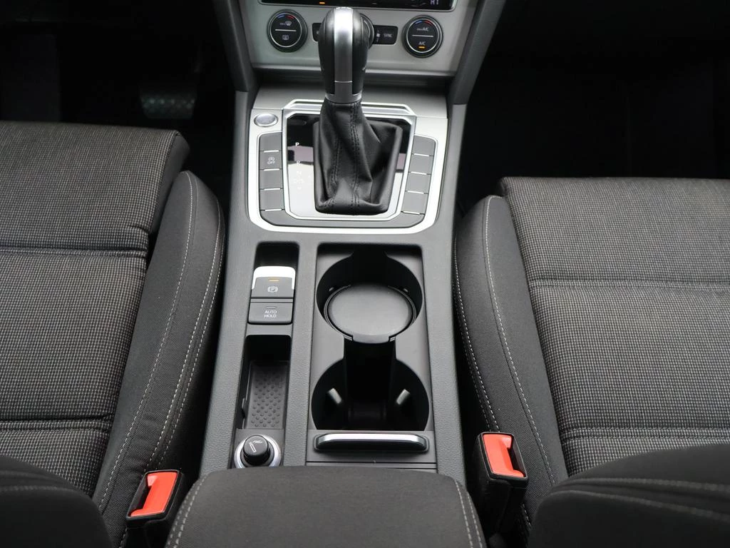 Volkswagen Passat Passat Comfortline 1.5TSI *AUTOMAAT*VIRTUAL COCKPIT*TREKHAAK*NAVI*PDC*ACC*...9