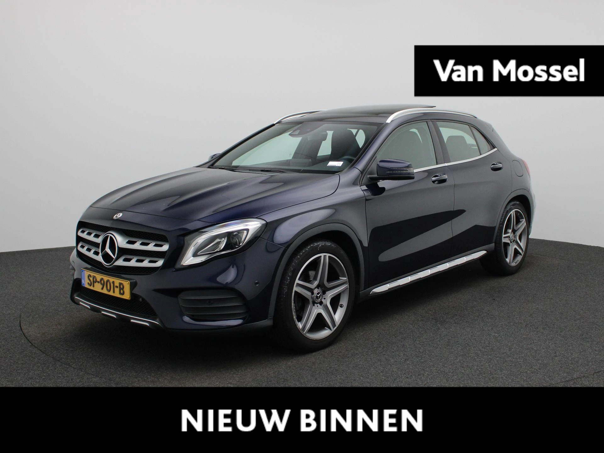 Mercedes-Benz-GLA-image-0