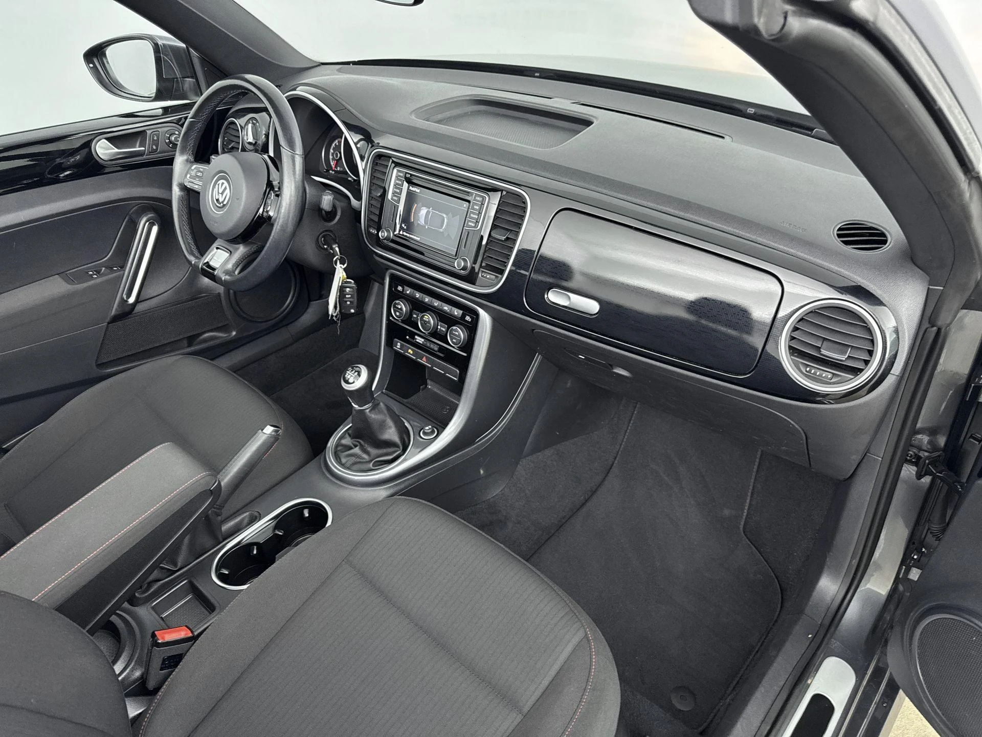 Volkswagen-Beetle-image-7