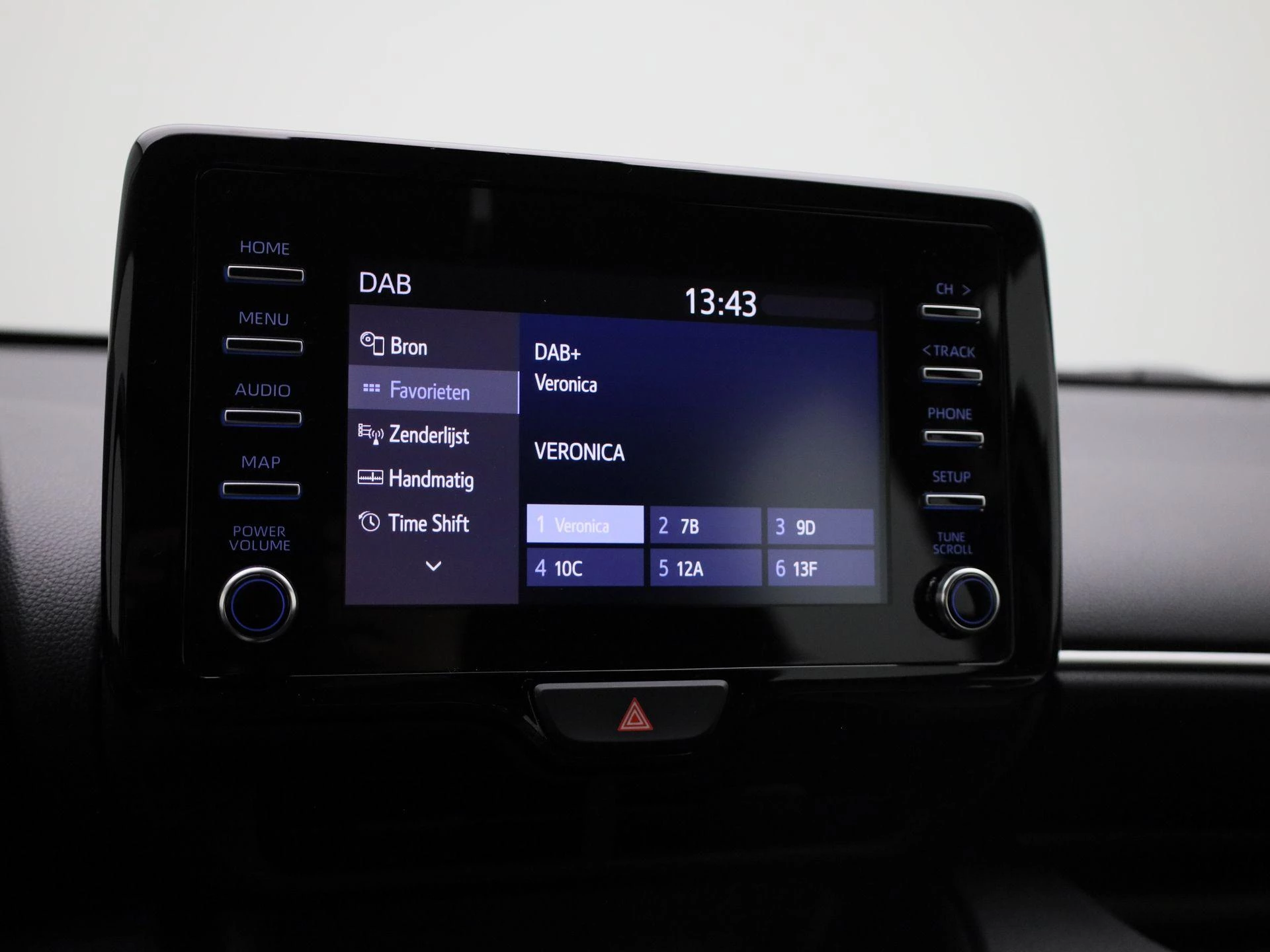 Toyota-Yaris-image-24