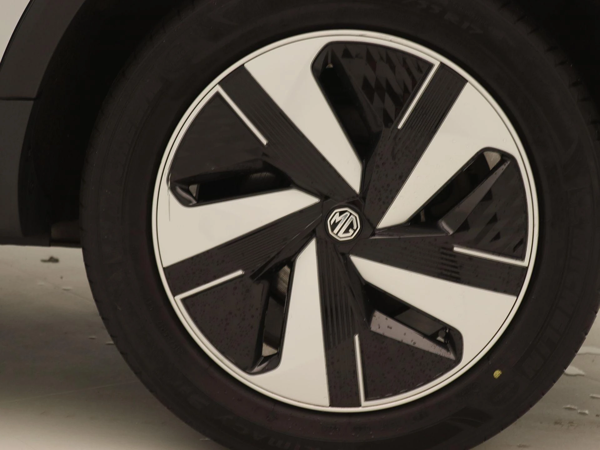 MG Standard Range Luxury 50 kWh