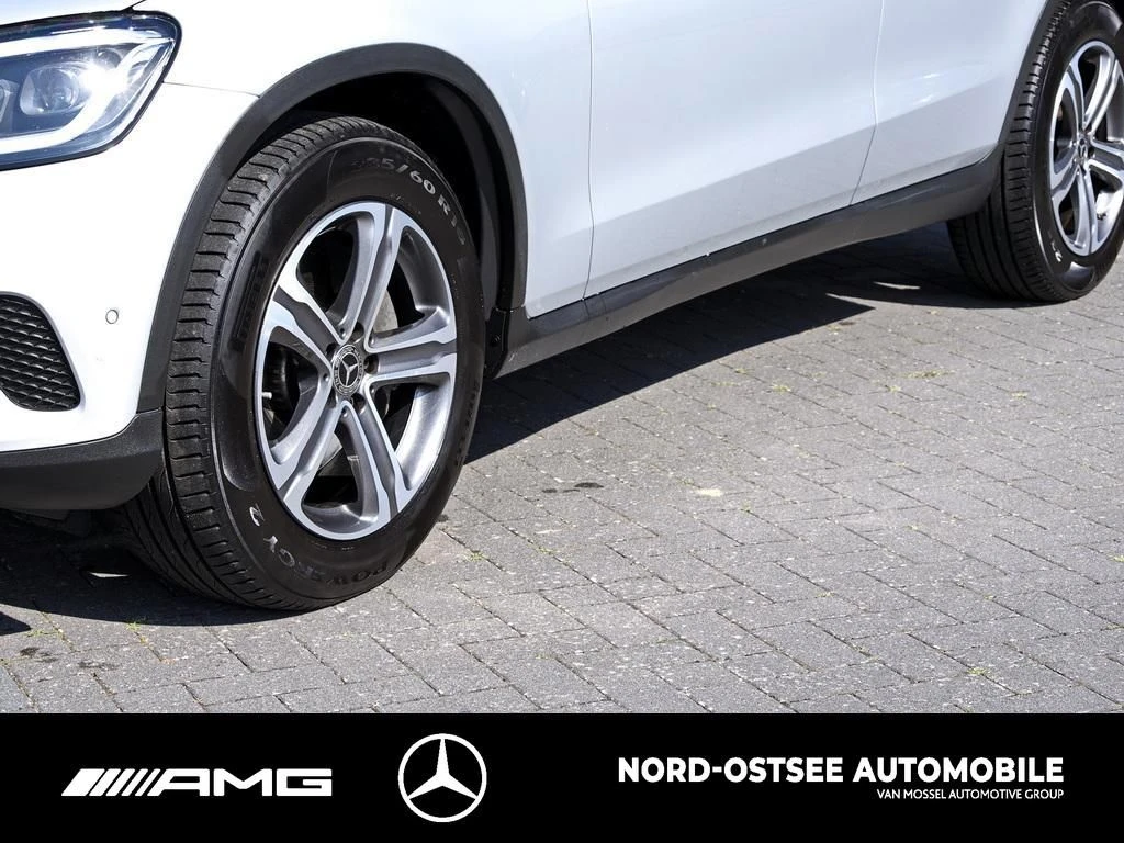 Mercedes-Benz GLC 300 d 4M AHK PANO MULTIBEAM KAMERA 9G NAVI