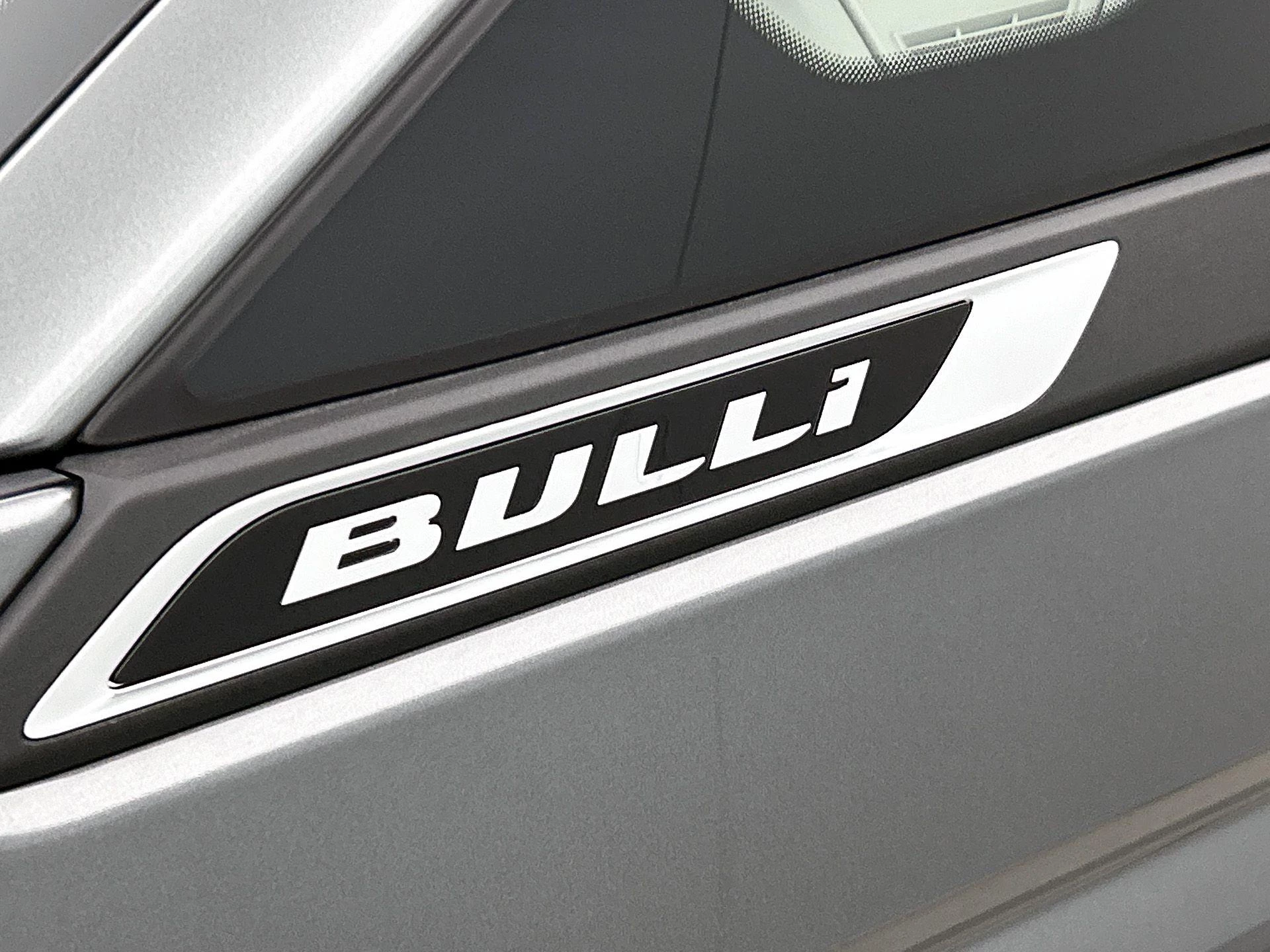 Volkswagen-Multivan-image-15