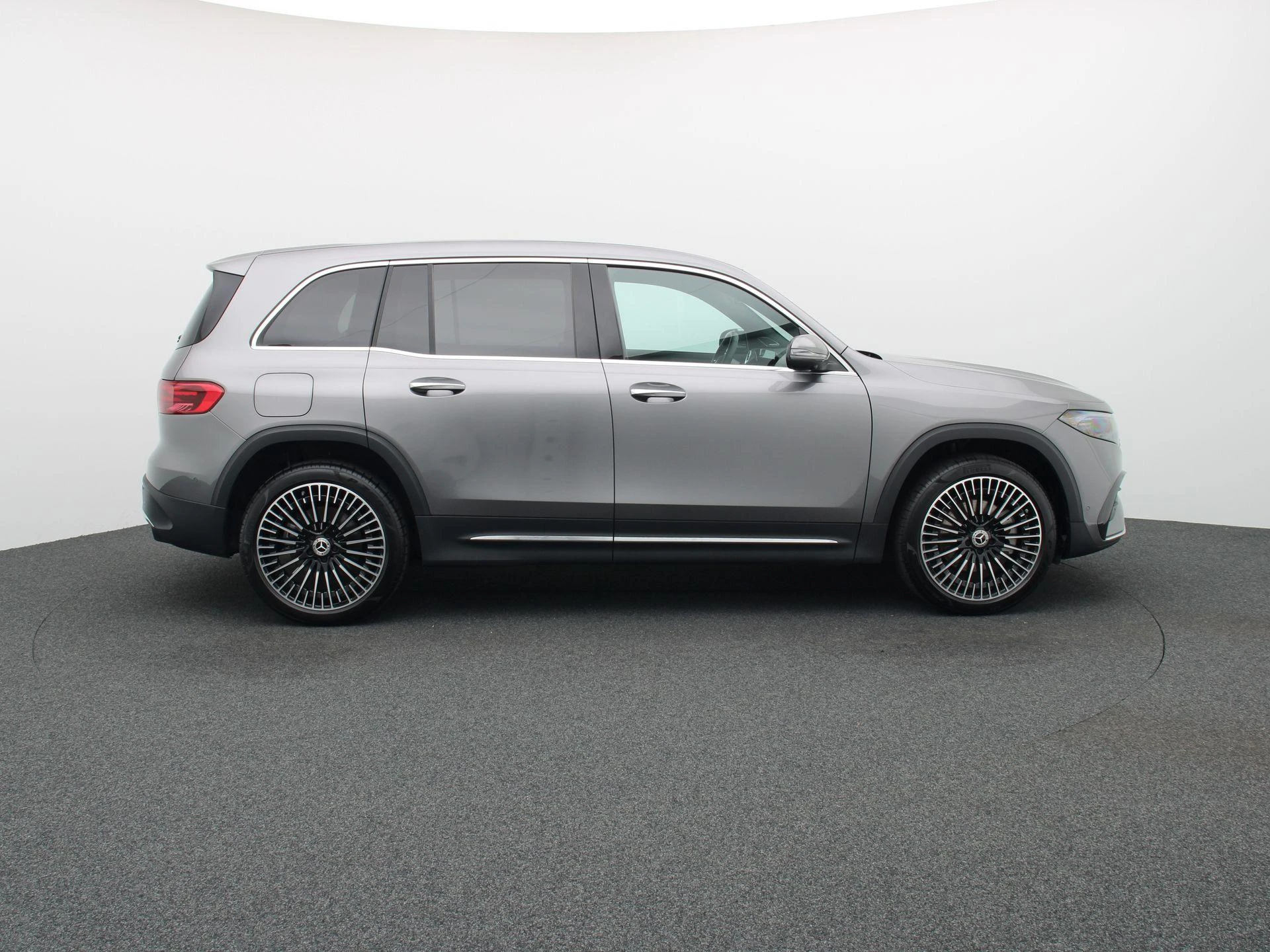 Mercedes-Benz EQB 250+ AMG LINE + HEAD UP + BURMESTER + CARPLAY +