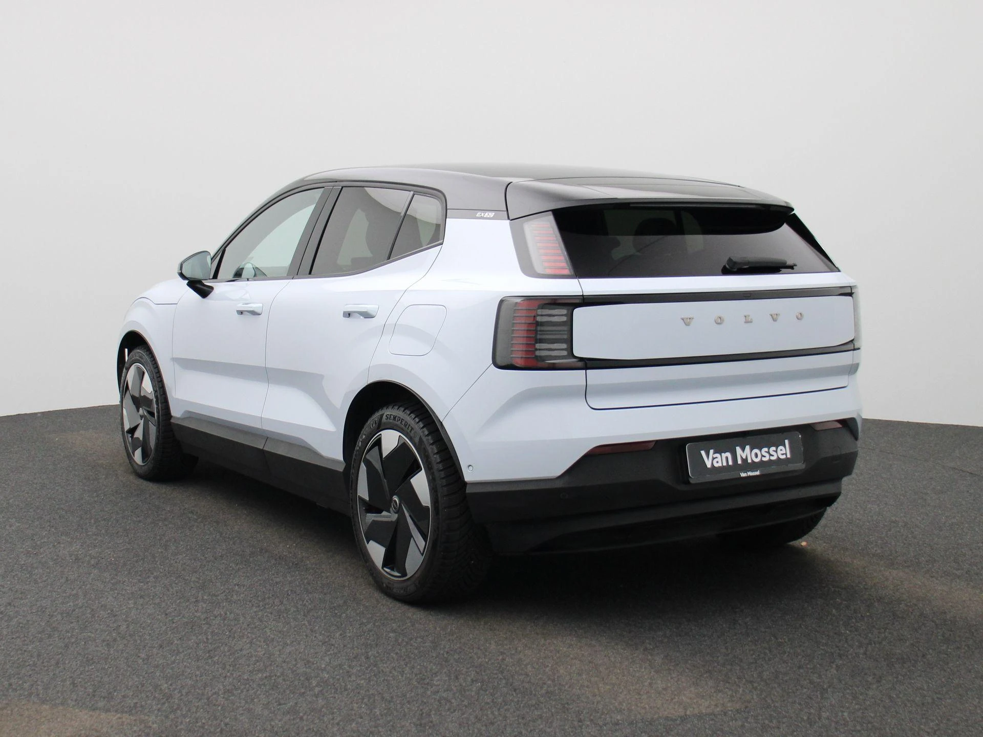 Volvo-EX30-image-1