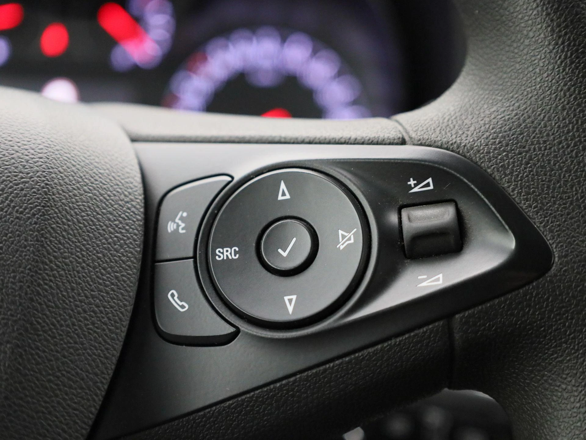 Opel-Combo Life-image-21