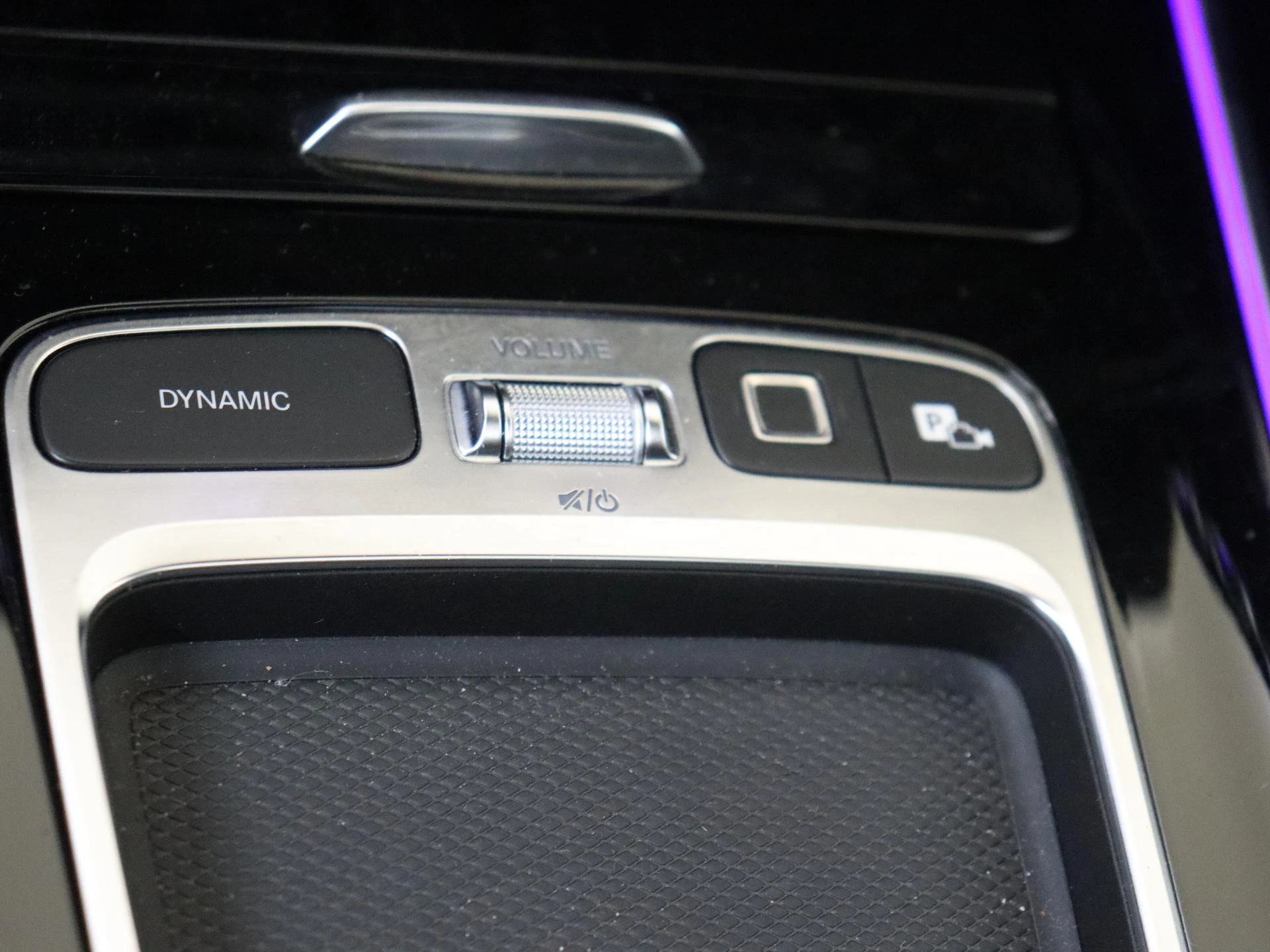 Mercedes-Benz-GLA-image-20