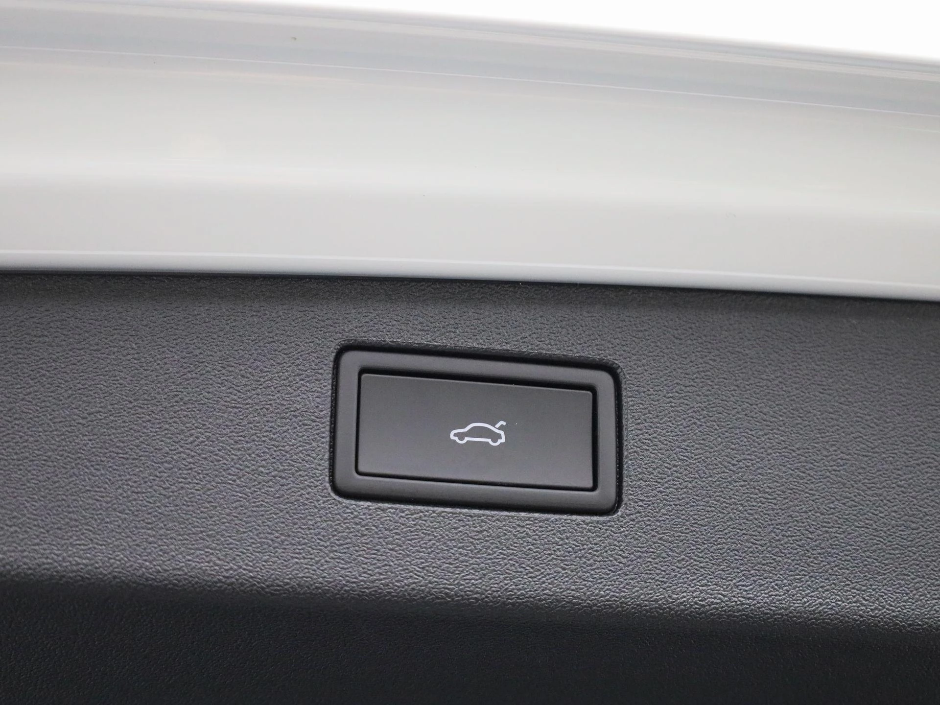 Volkswagen-Tiguan-image-14