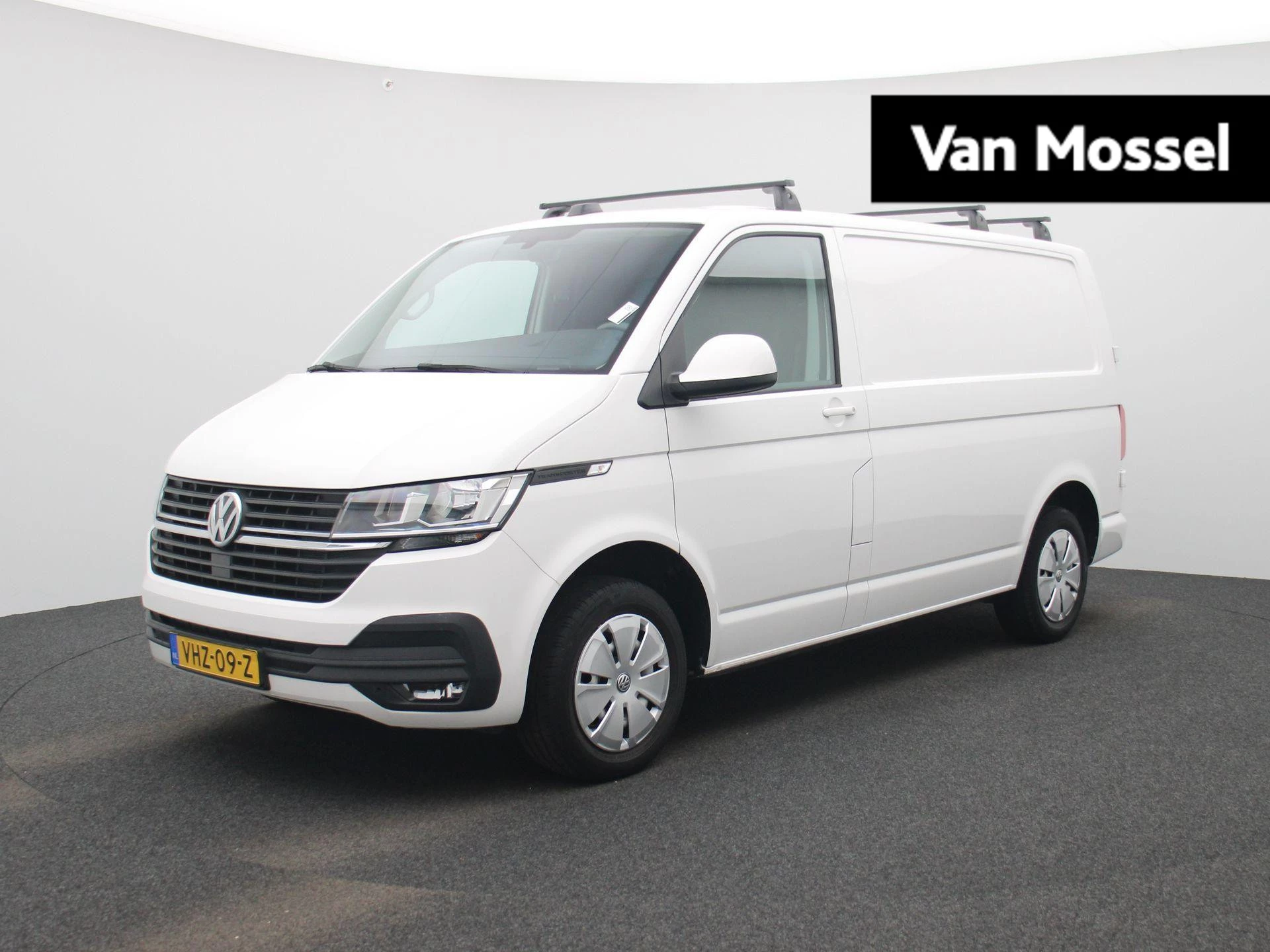 Volkswagen-Transporter-image-0
