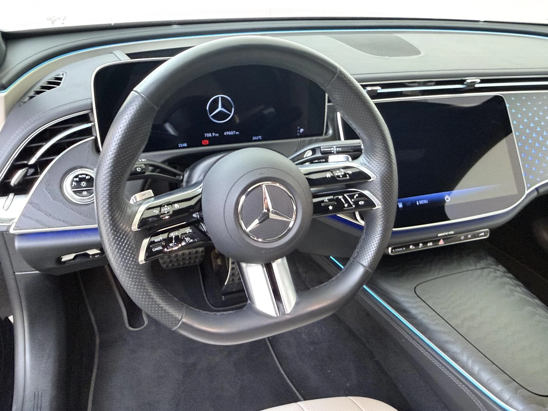 Mercedes-Benz-E-Klasse-image-9