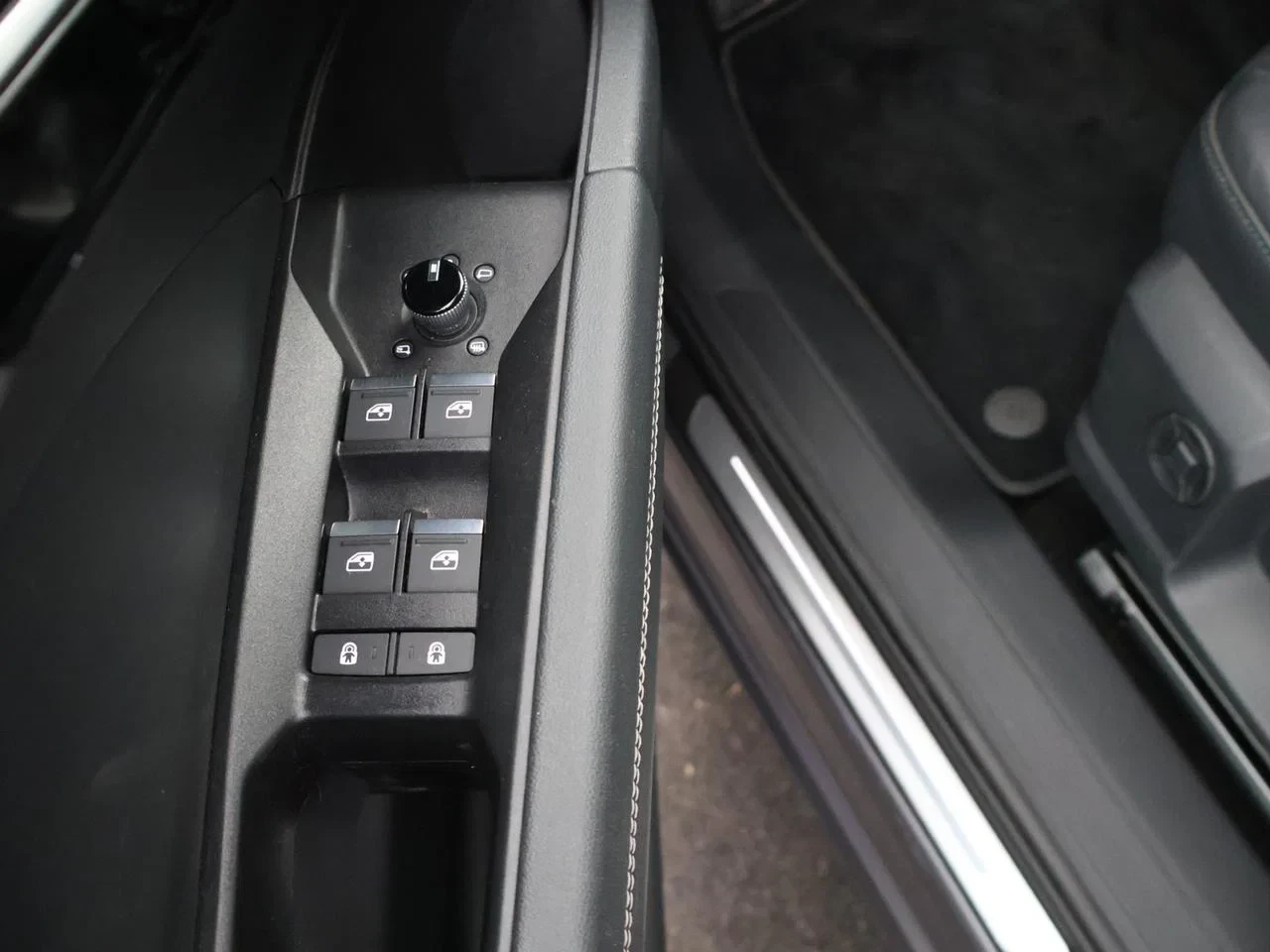 Audi-Q4 e-tron-image-21