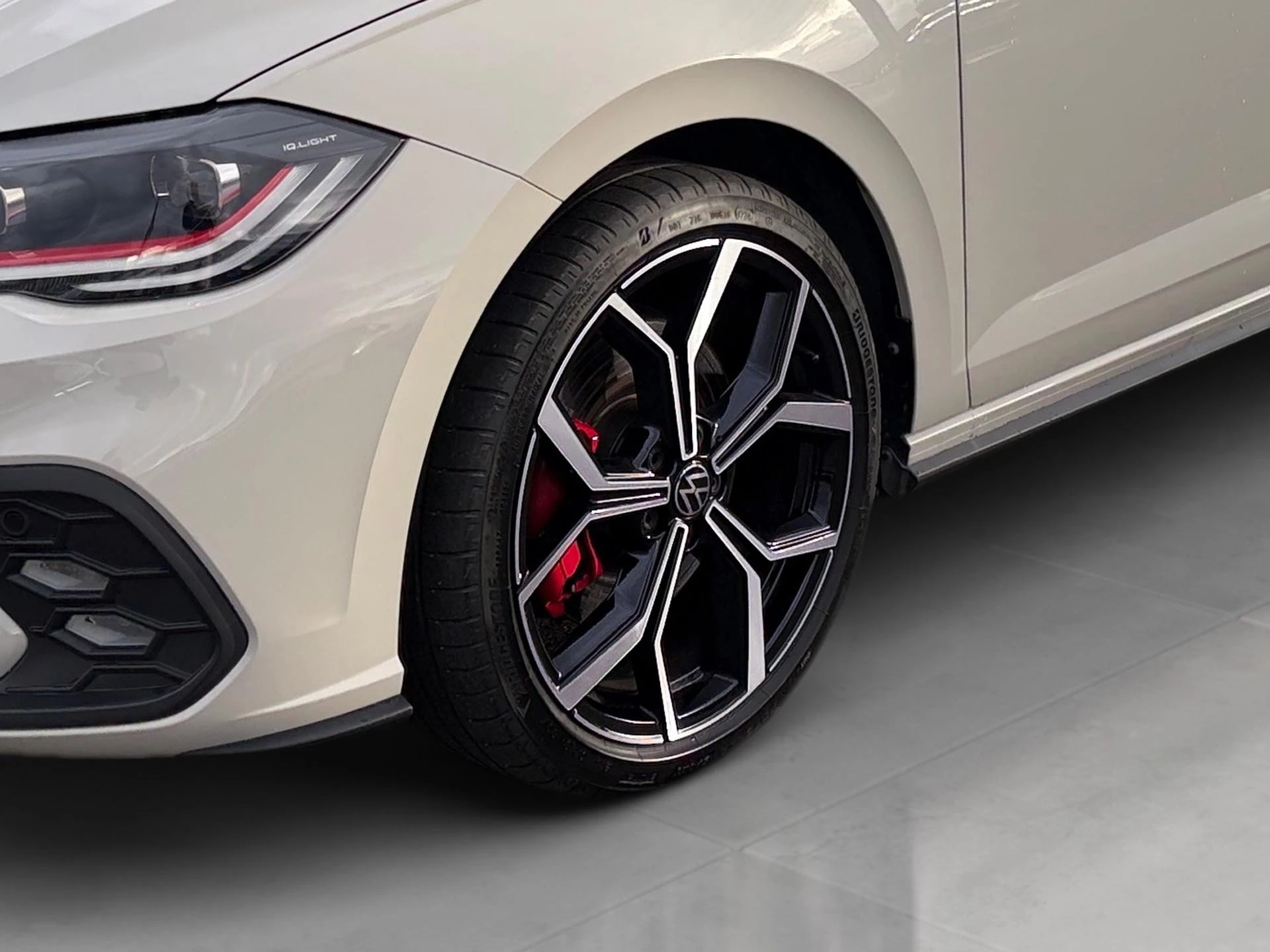 Volkswagen-Polo-image-19