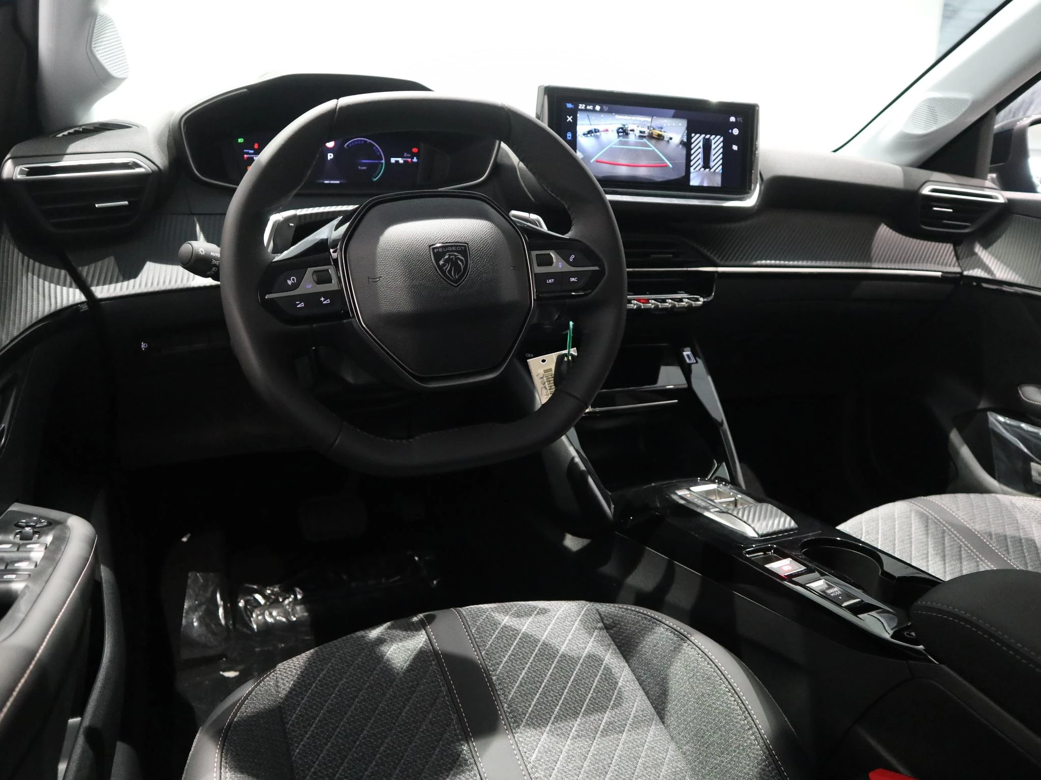 Peugeot-e-208-image-11