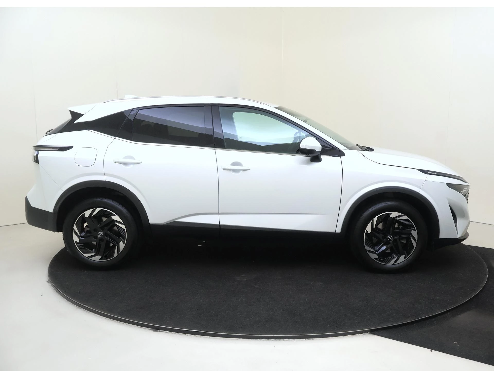 Nissan-QASHQAI-image-8
