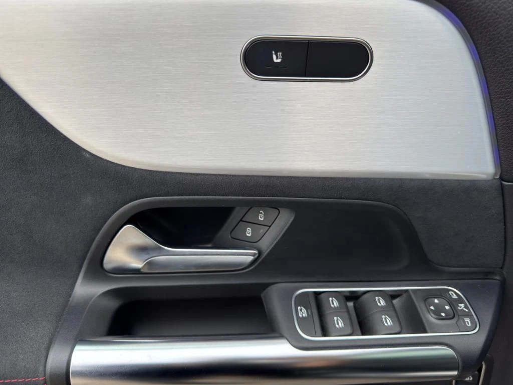 Mercedes-Benz-GLA 250-image-21
